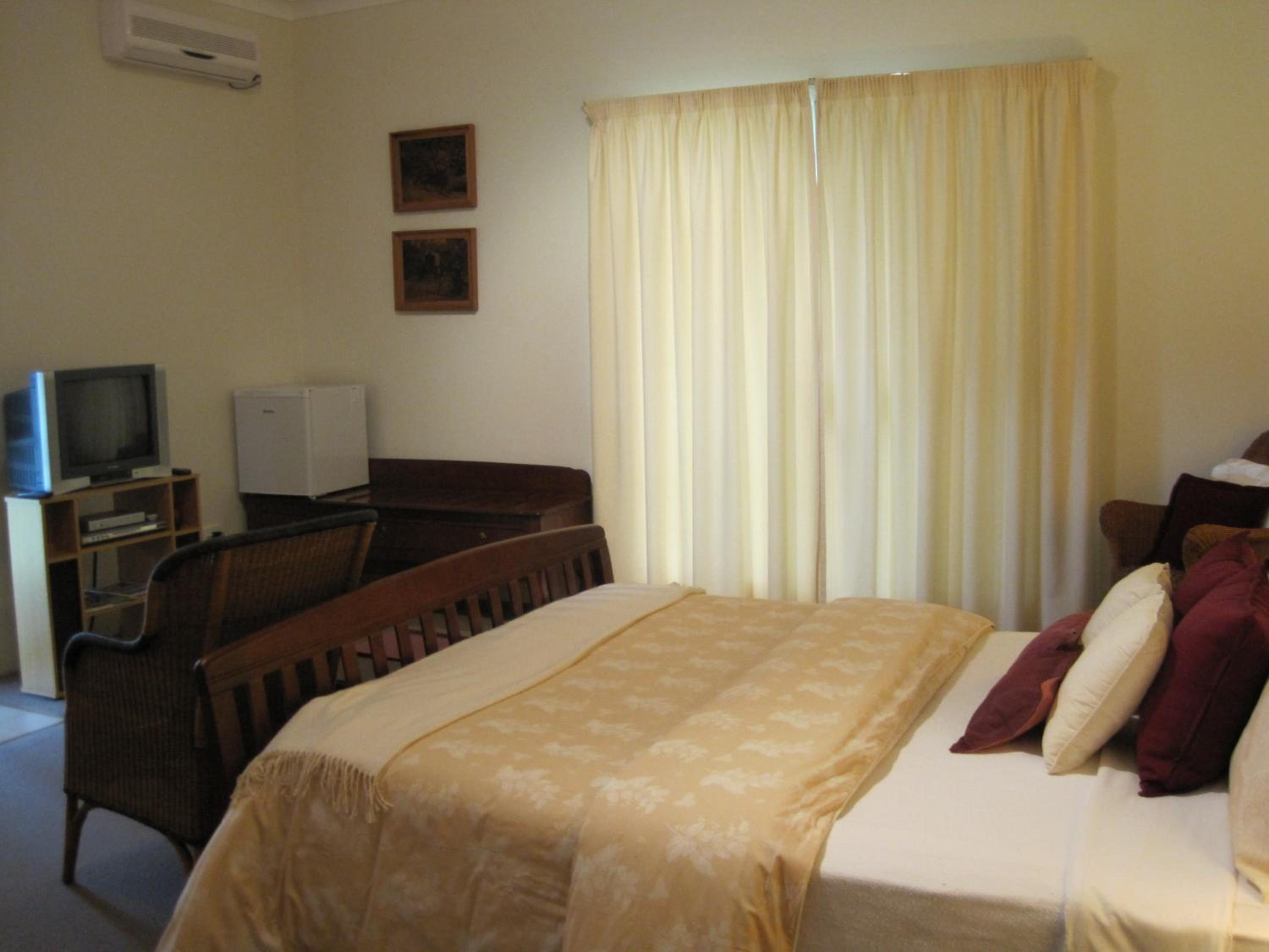 Queen Room Warratah photo 3