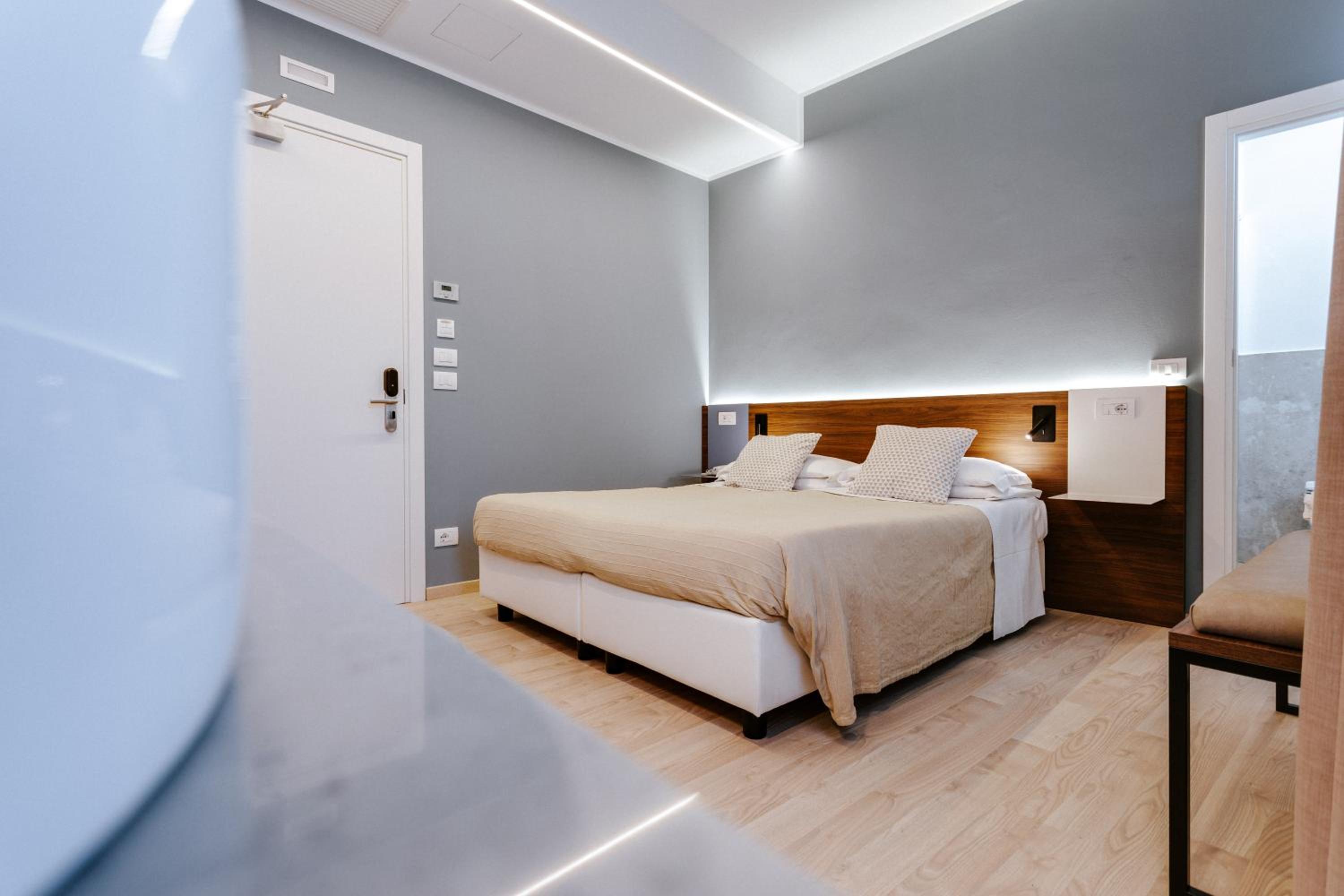 Standard Double Room photo 2