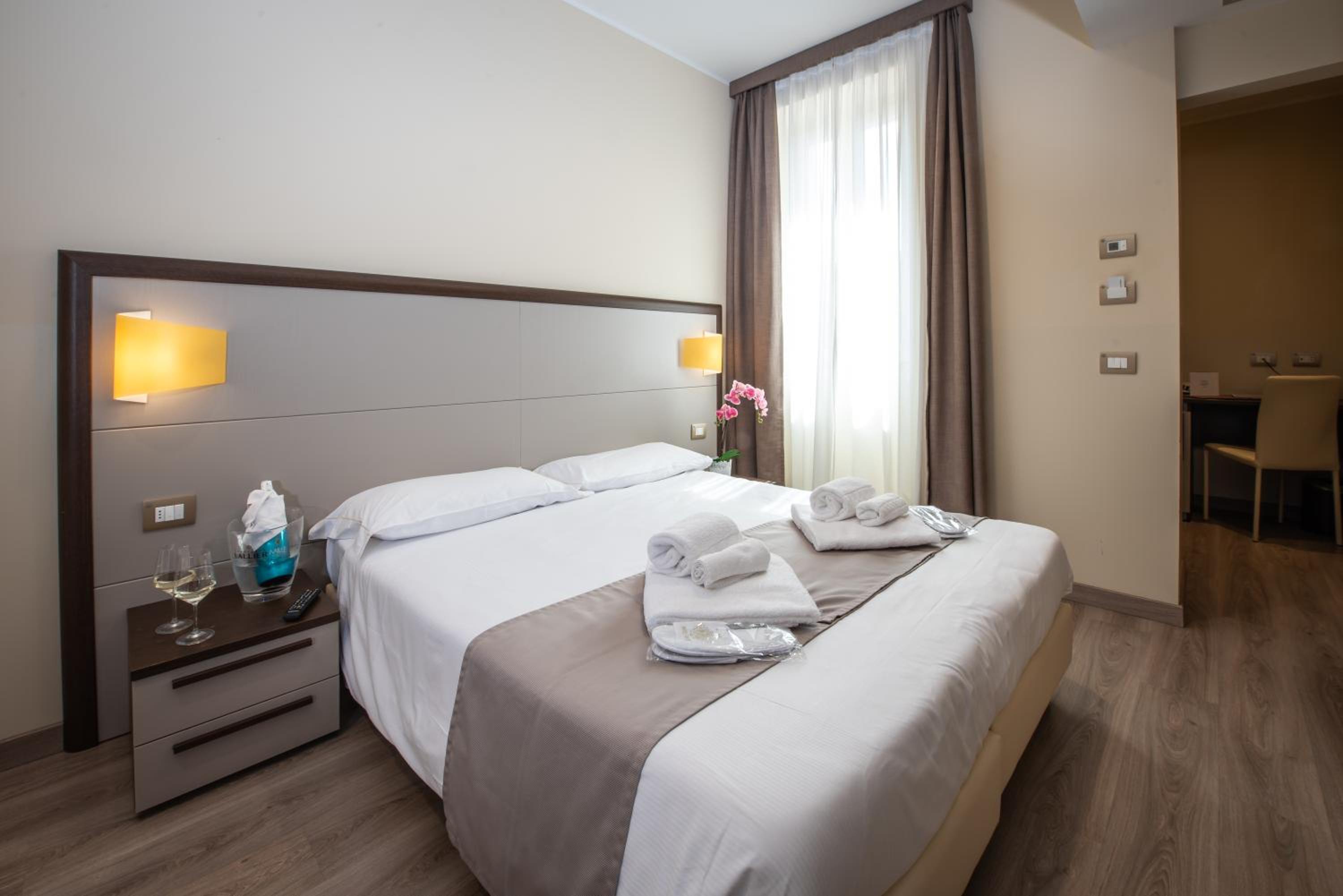 Superior Triple Room with Balcony photo 2