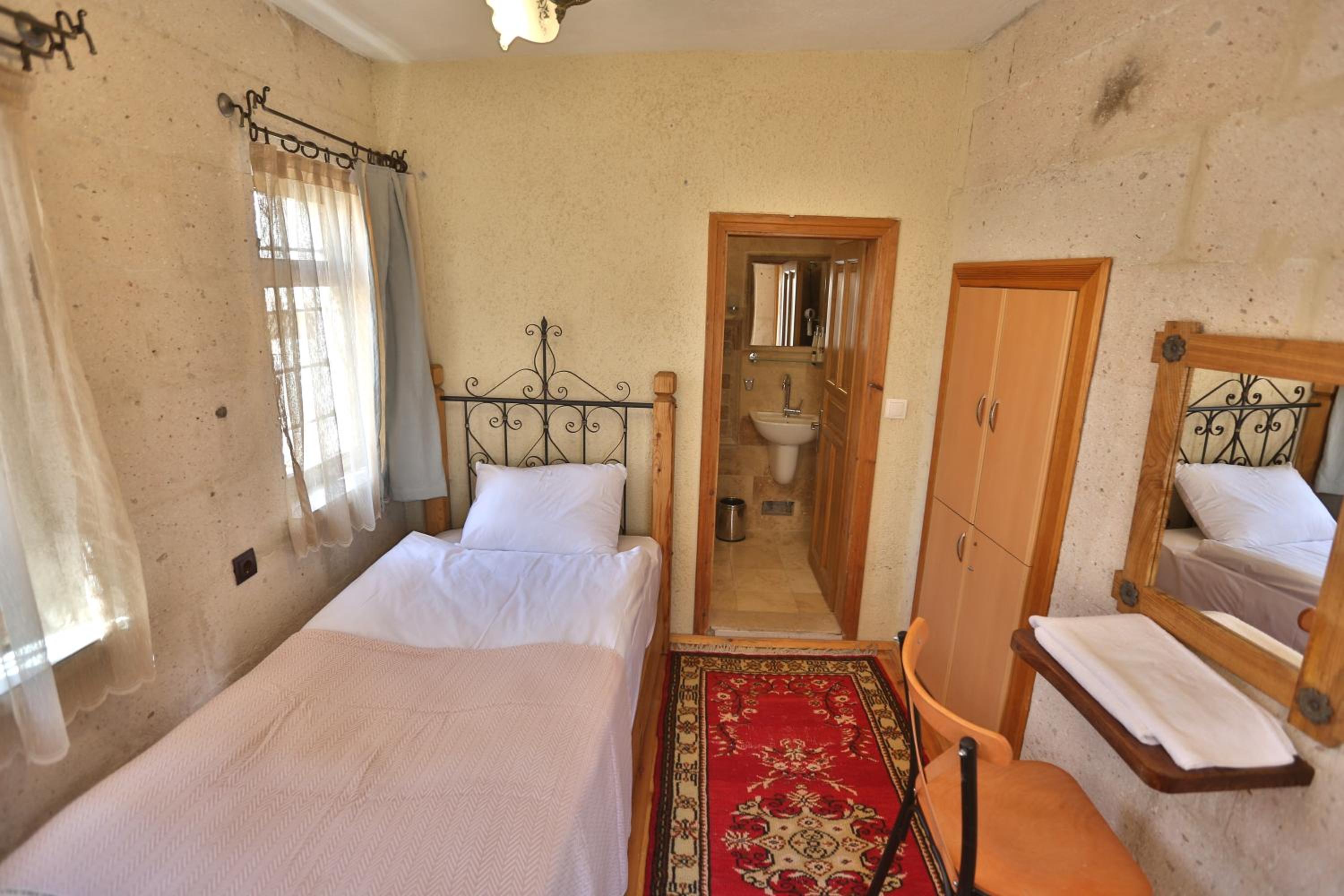 Standard Single Room photo 2