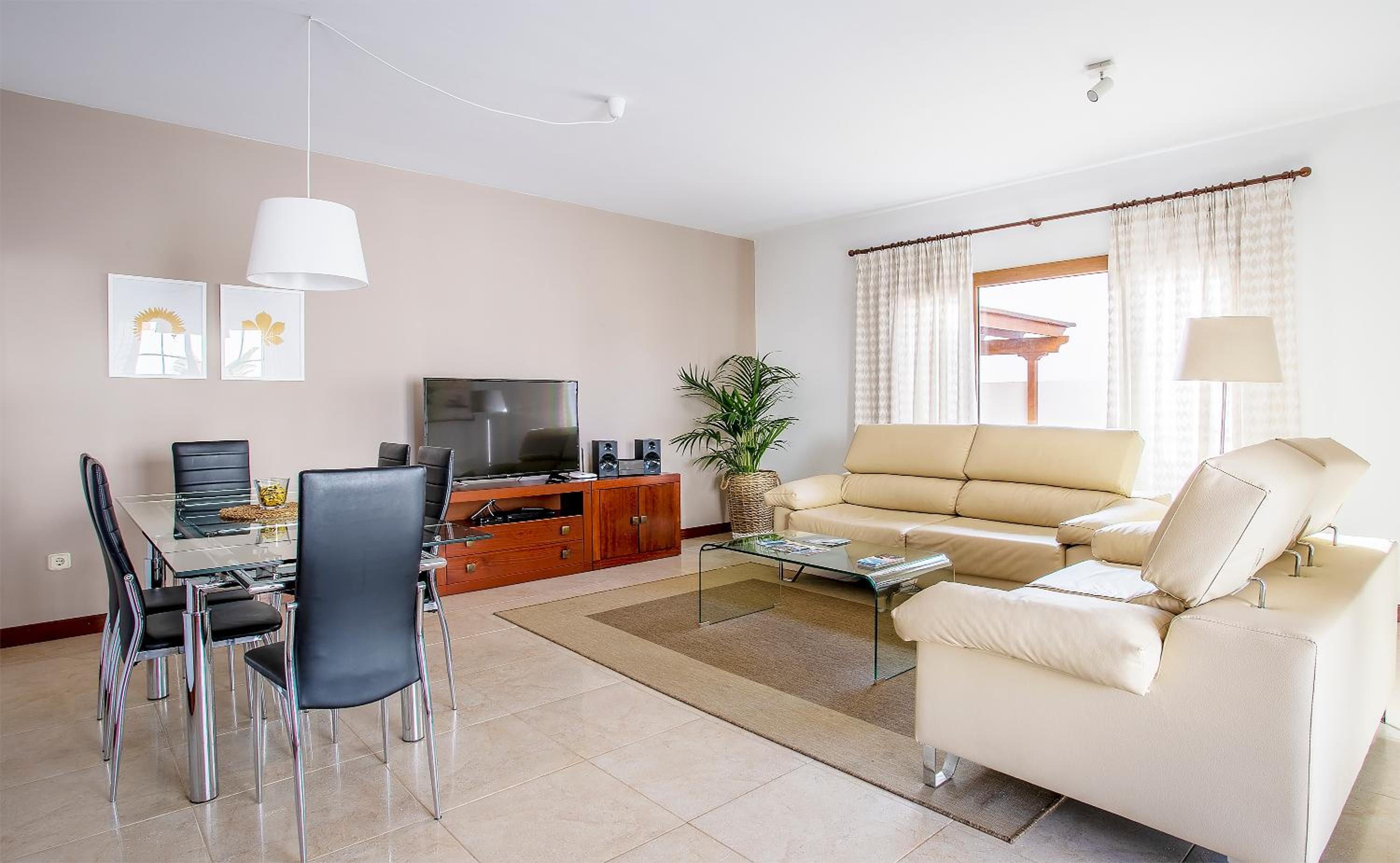 Villa de Cuatro Habitaciones (8 Adultos)