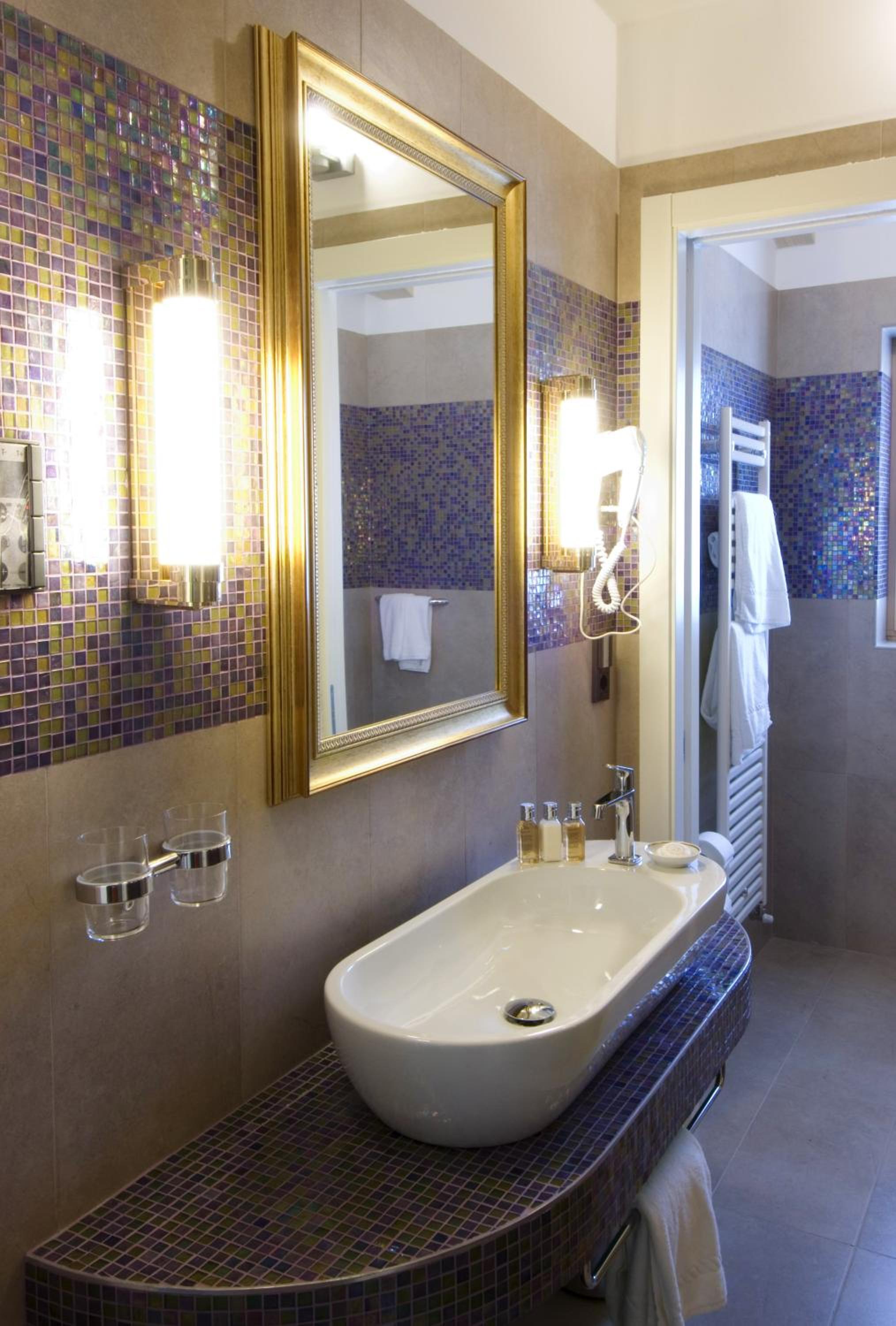 Suite with Hot Tub and Terrace - Photo 7