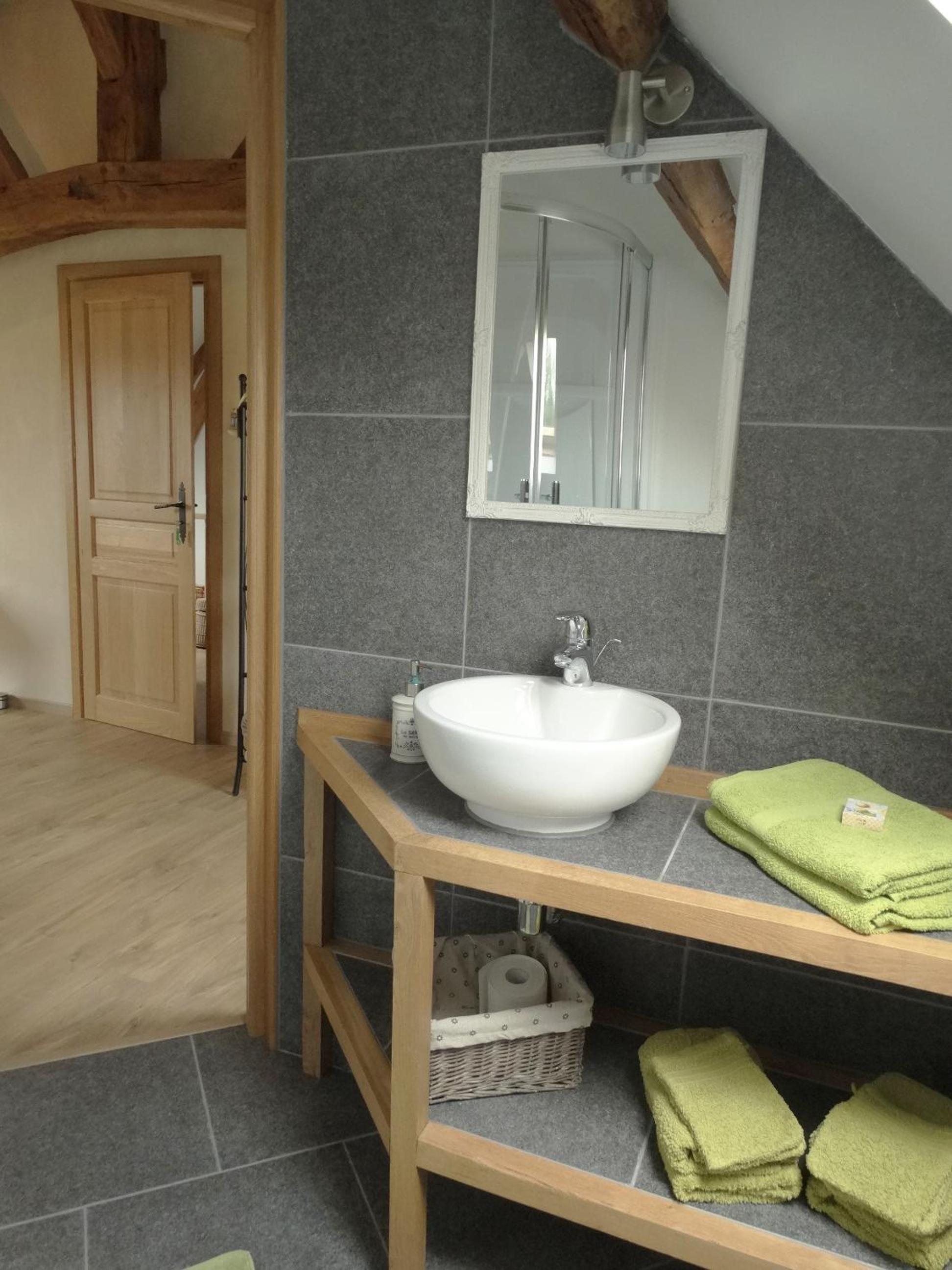 Triple Room with Private Bathroom - Photo 4
