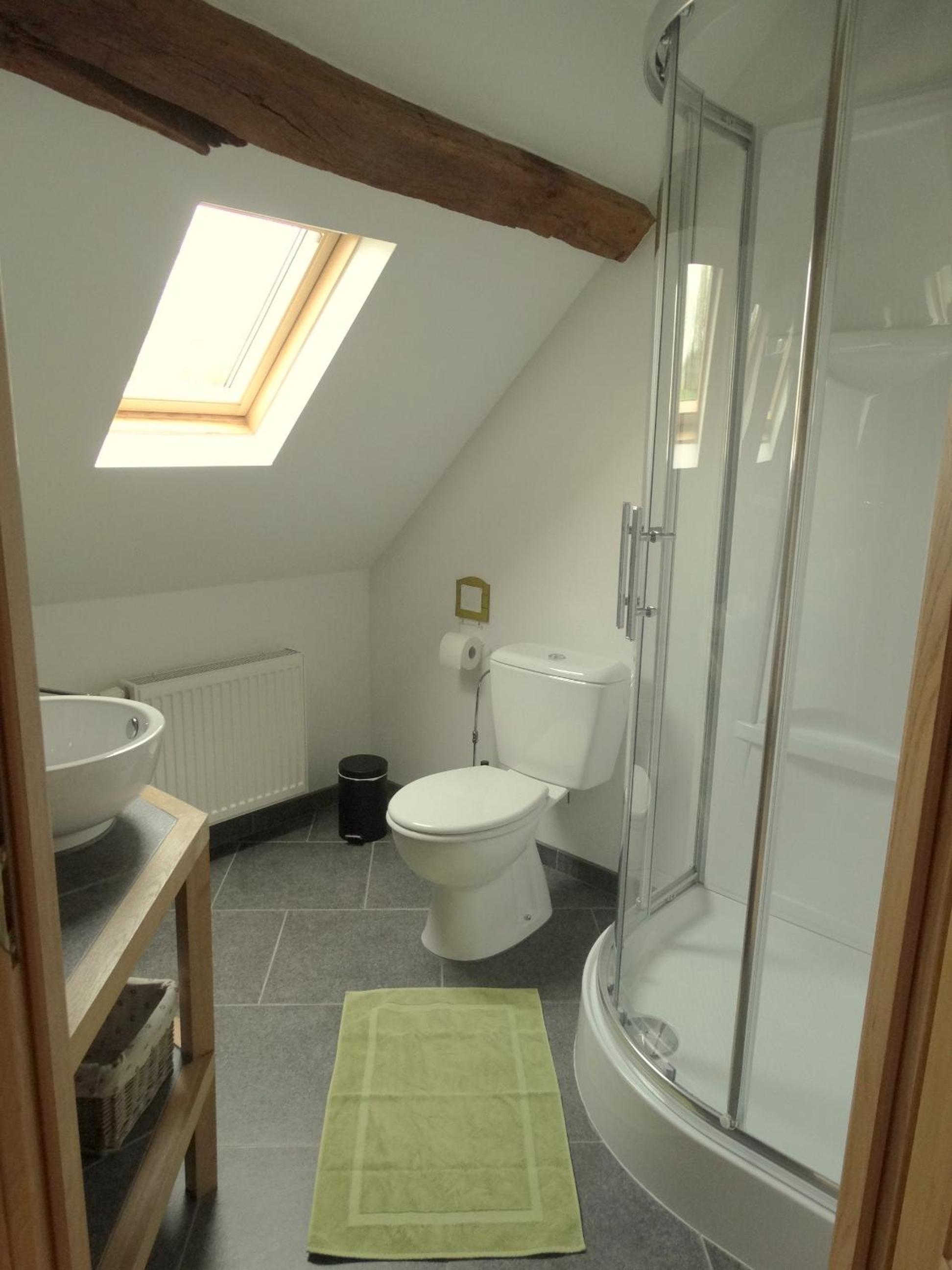 Triple Room with Private Bathroom - Photo 3