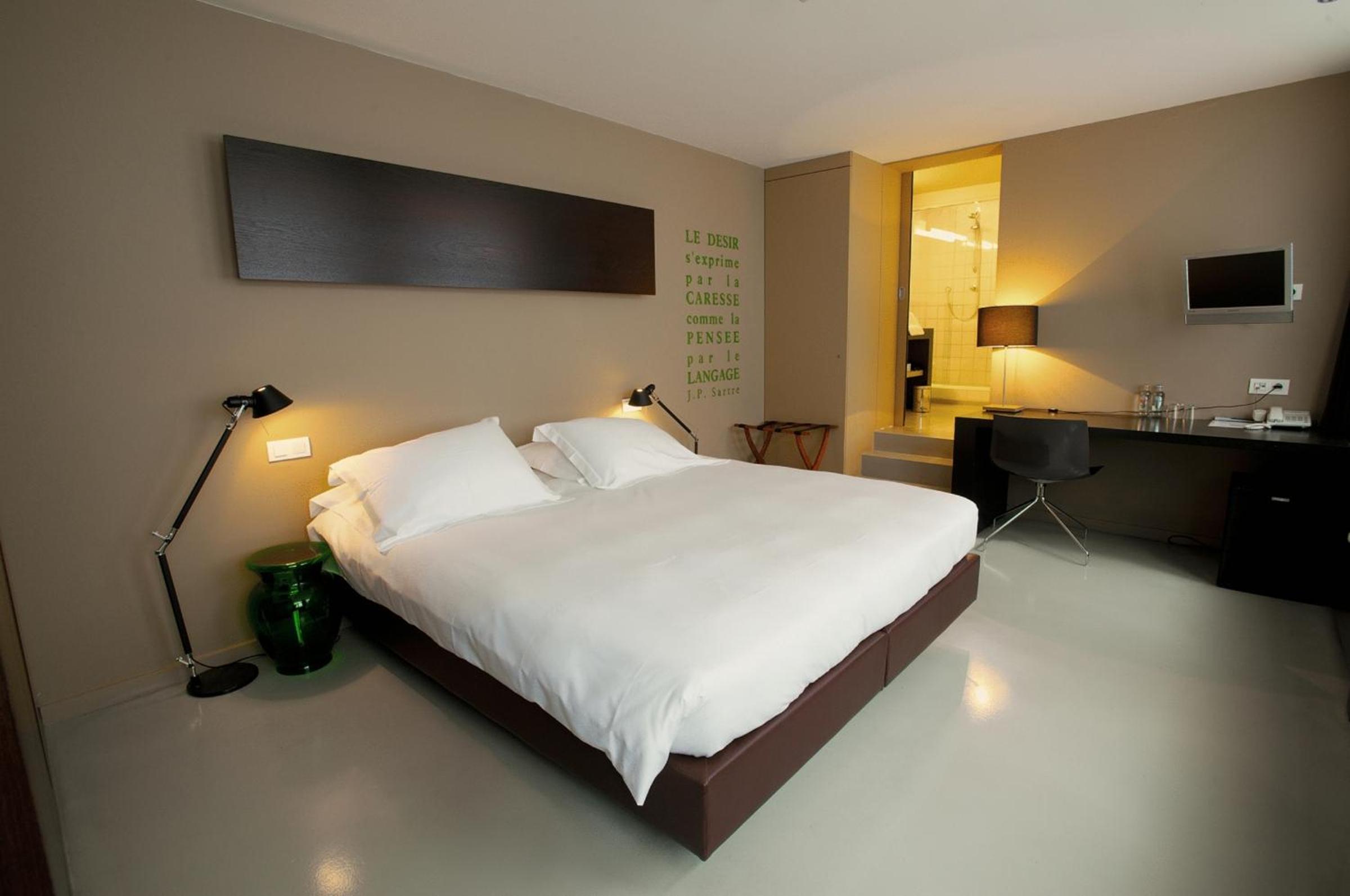 Deluxe Double Room photo 2