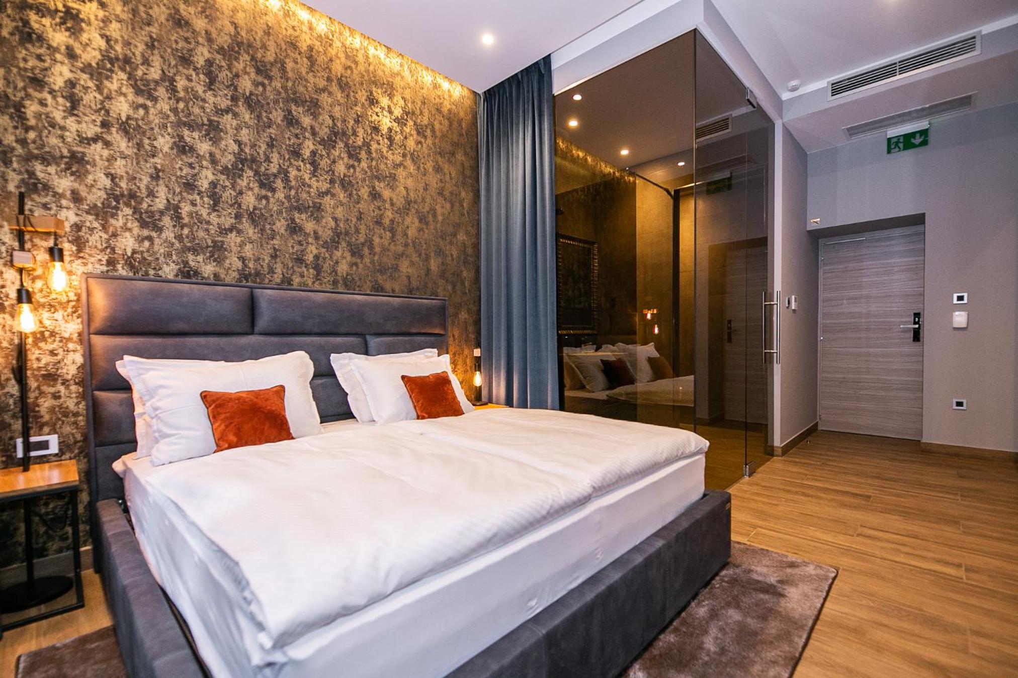 Deluxe Double Room - Photo 1