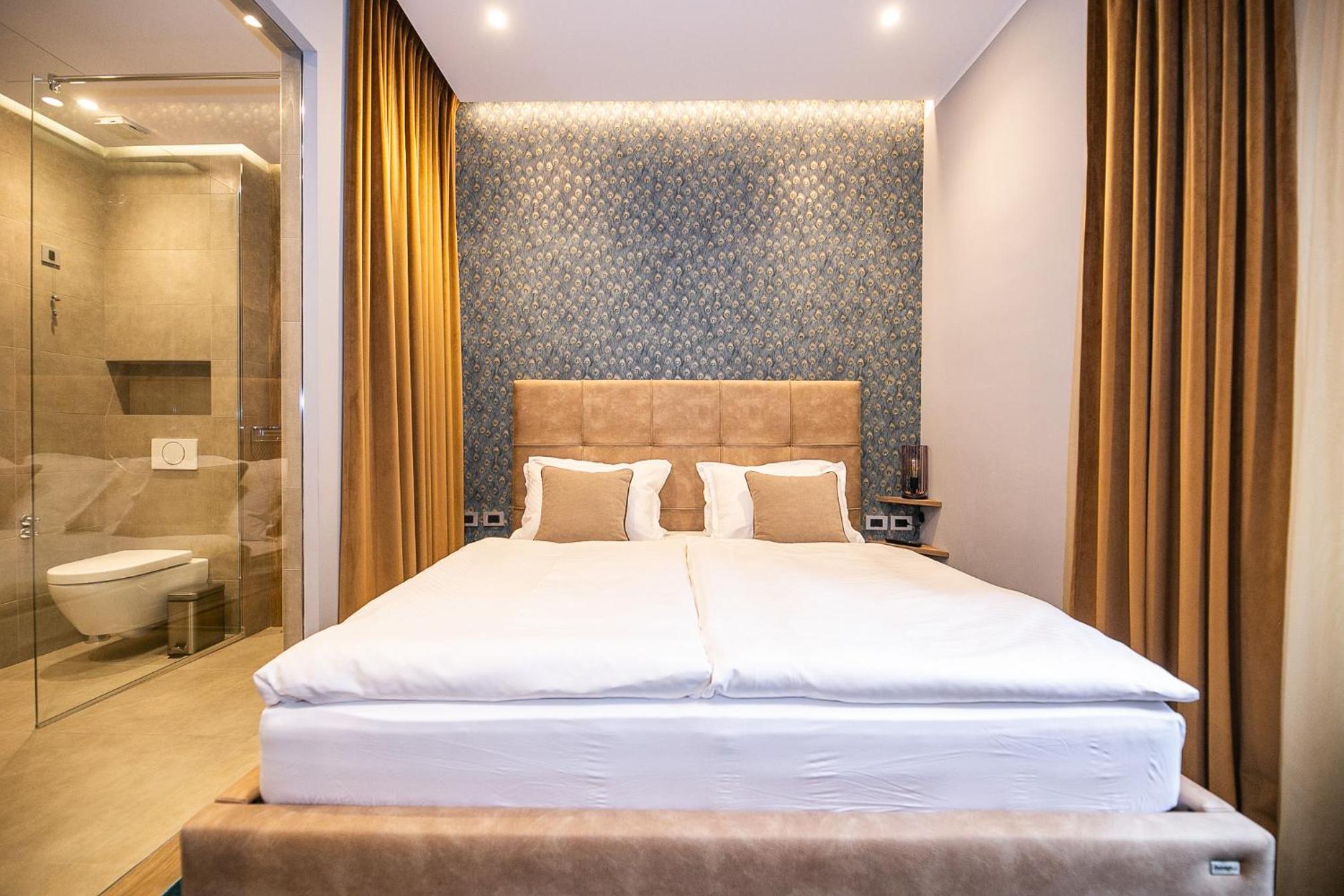 Double Room - Photo 5
