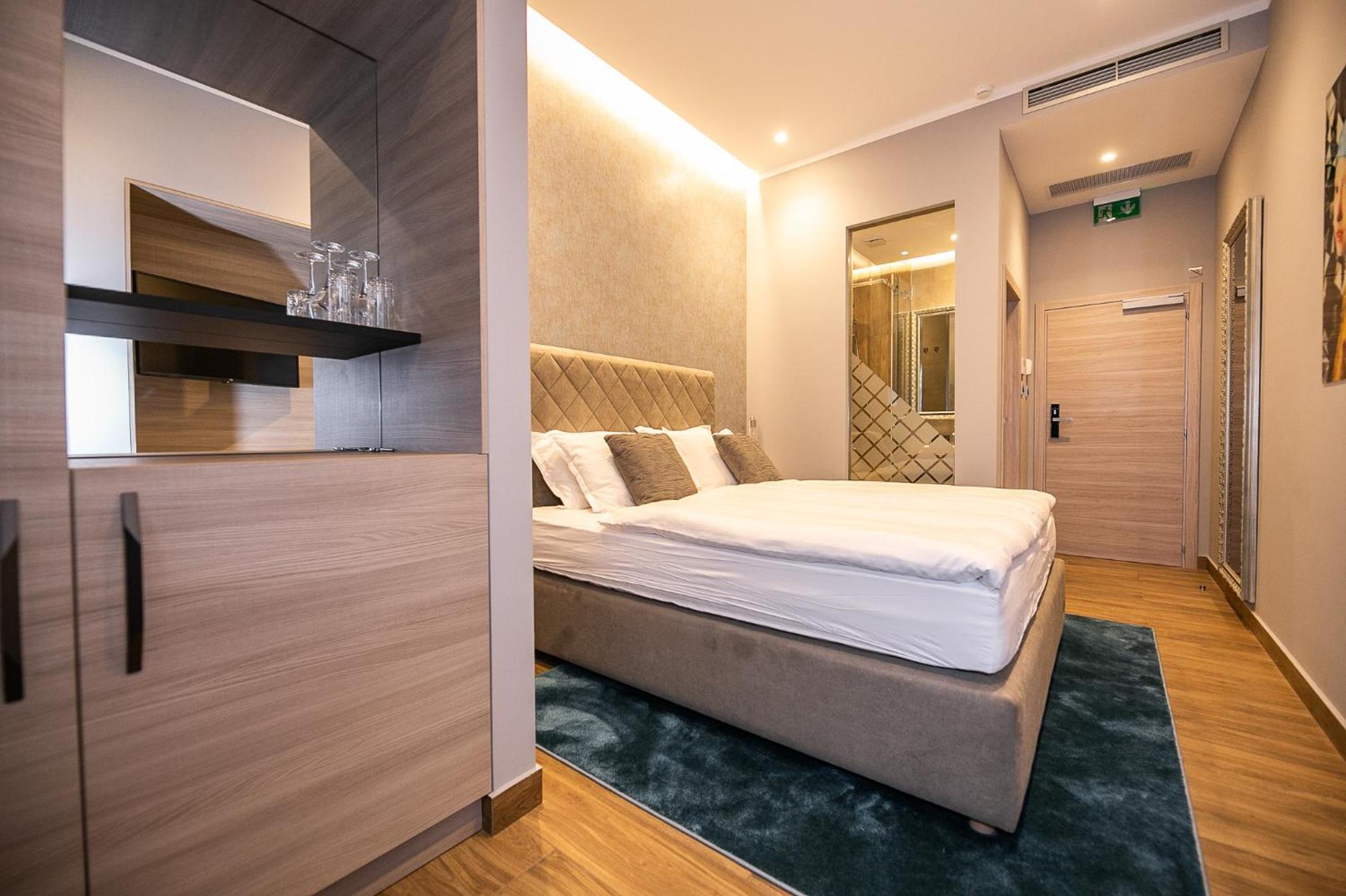 Standard Double Room - Photo 3