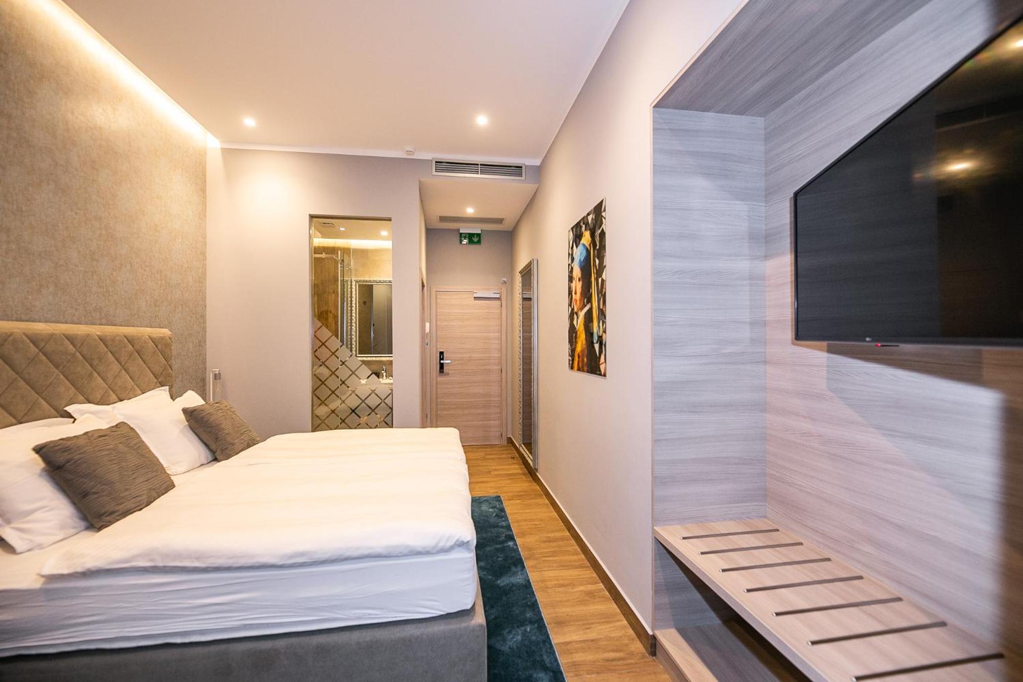 Standard Double Room - Photo 2