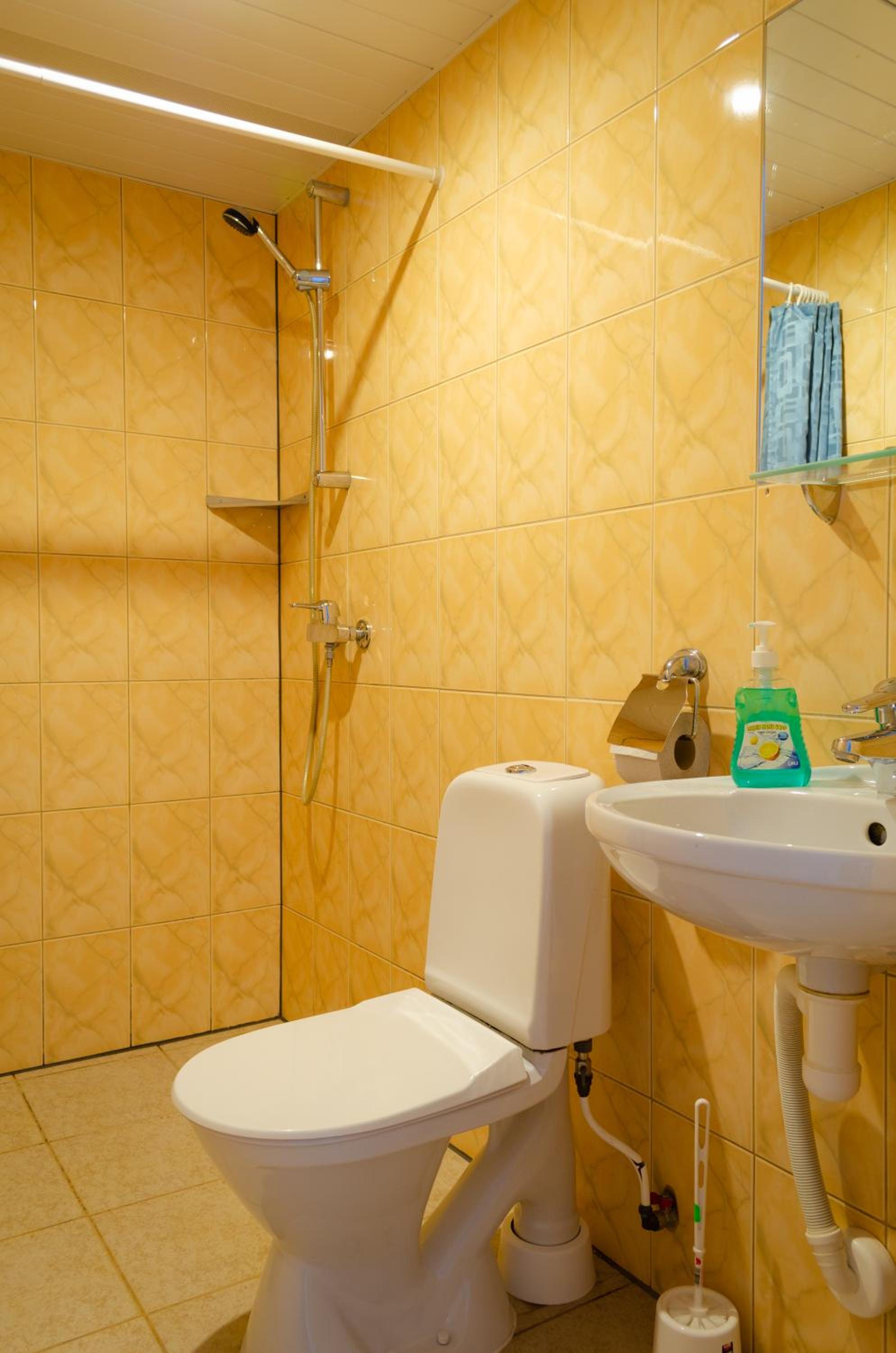 Twin Room - Photo 6