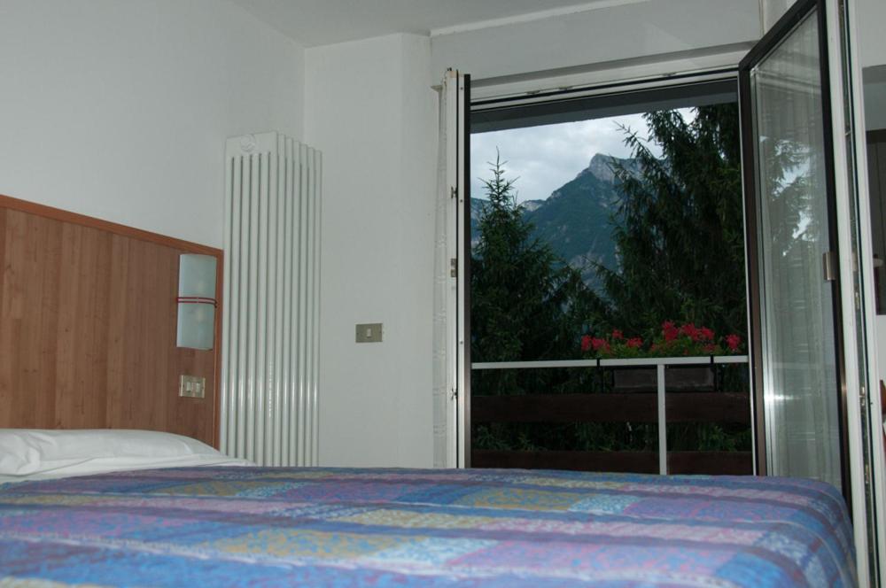 Double or Twin Room - Photo 4