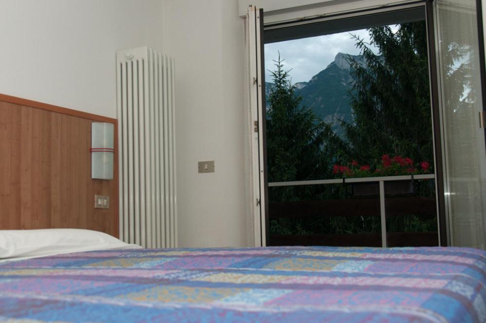Double or Twin Room - Photo 5