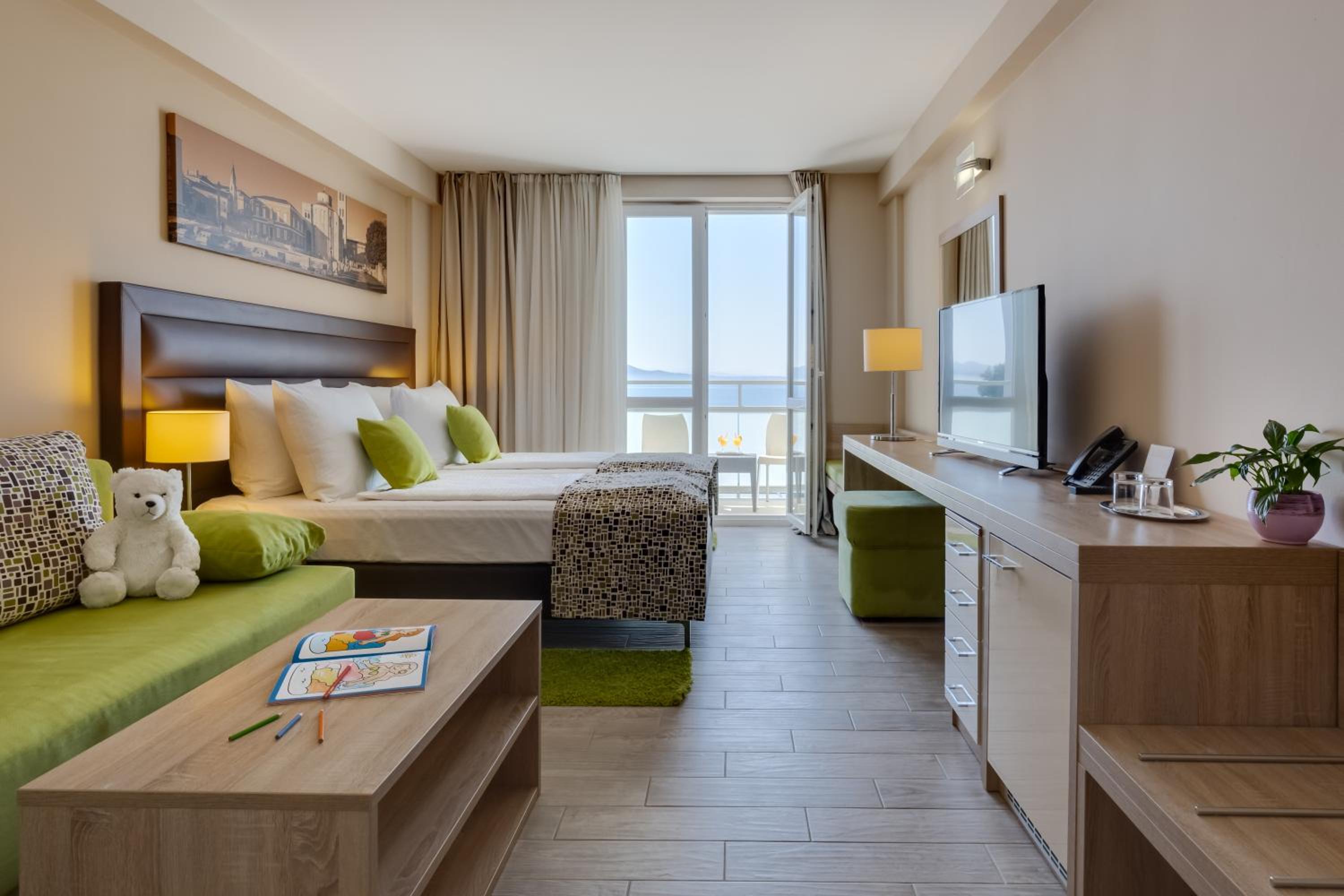 Family Room with Balcony - Sea Side