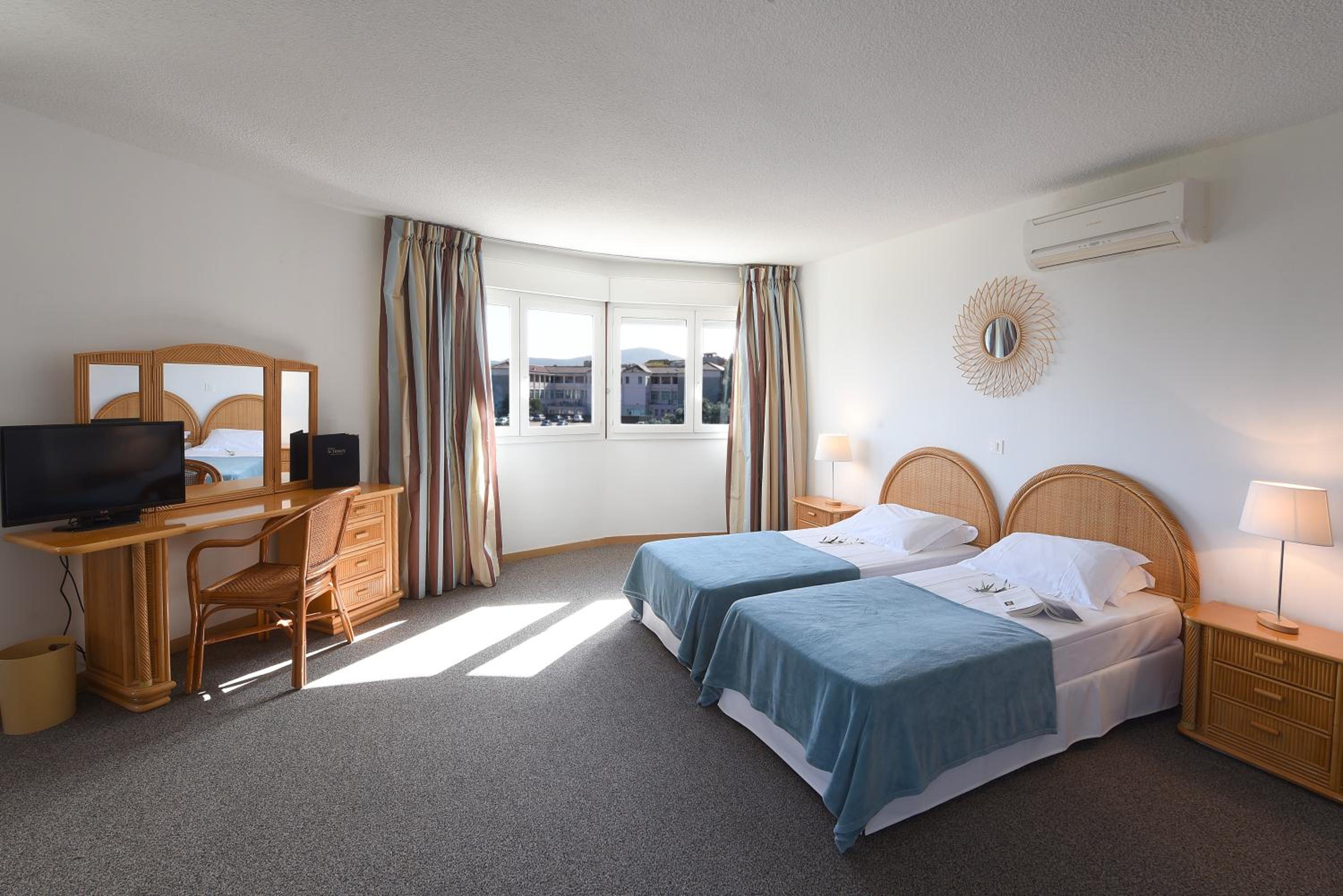 Quadruple Room - Photo 3