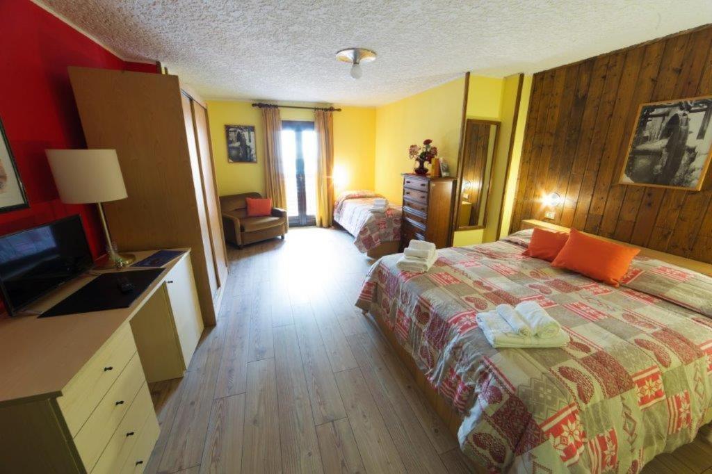 Triple Room