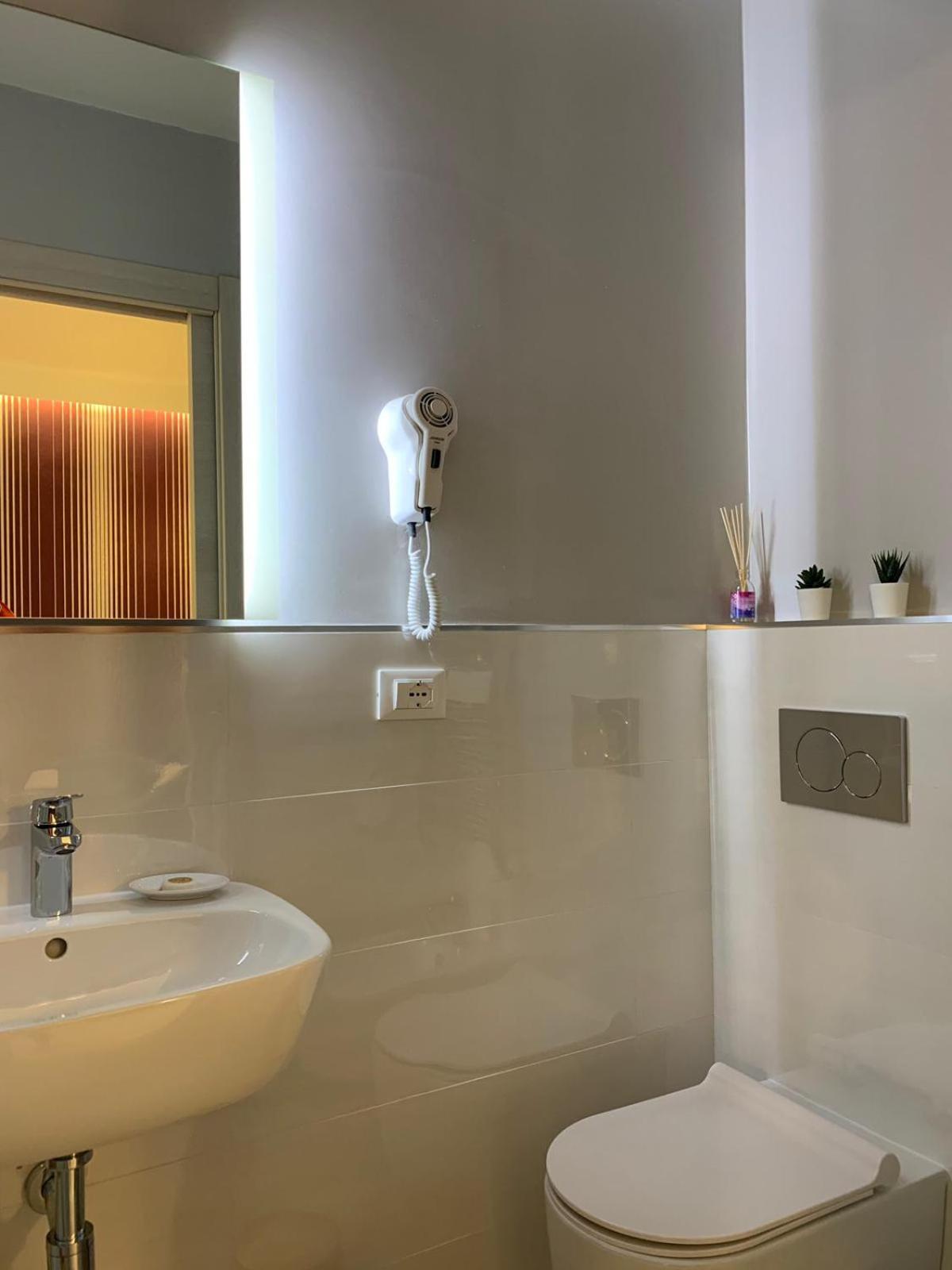 Double Room - Photo 13