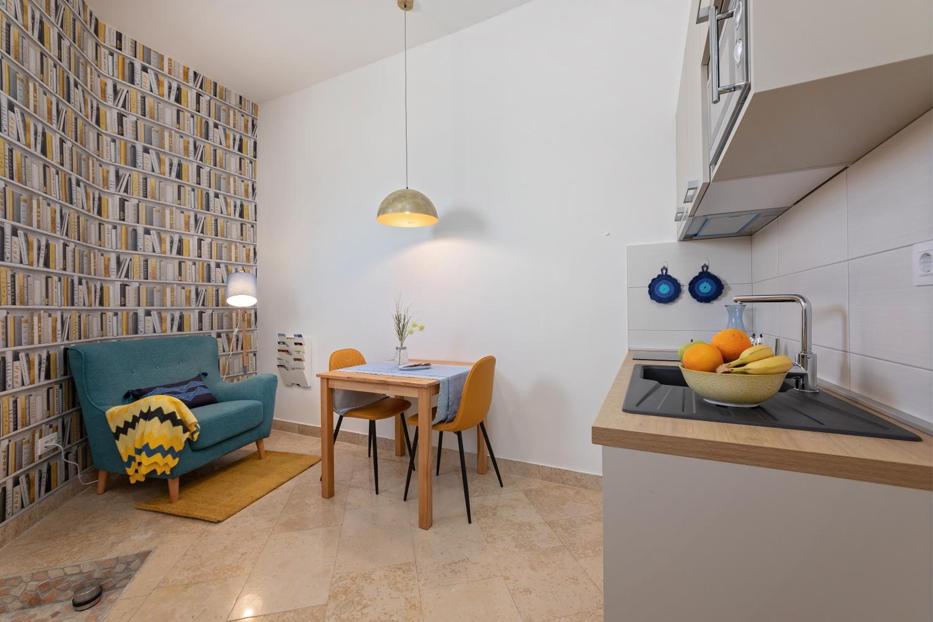 One-Bedroom Apartment - Photo 12