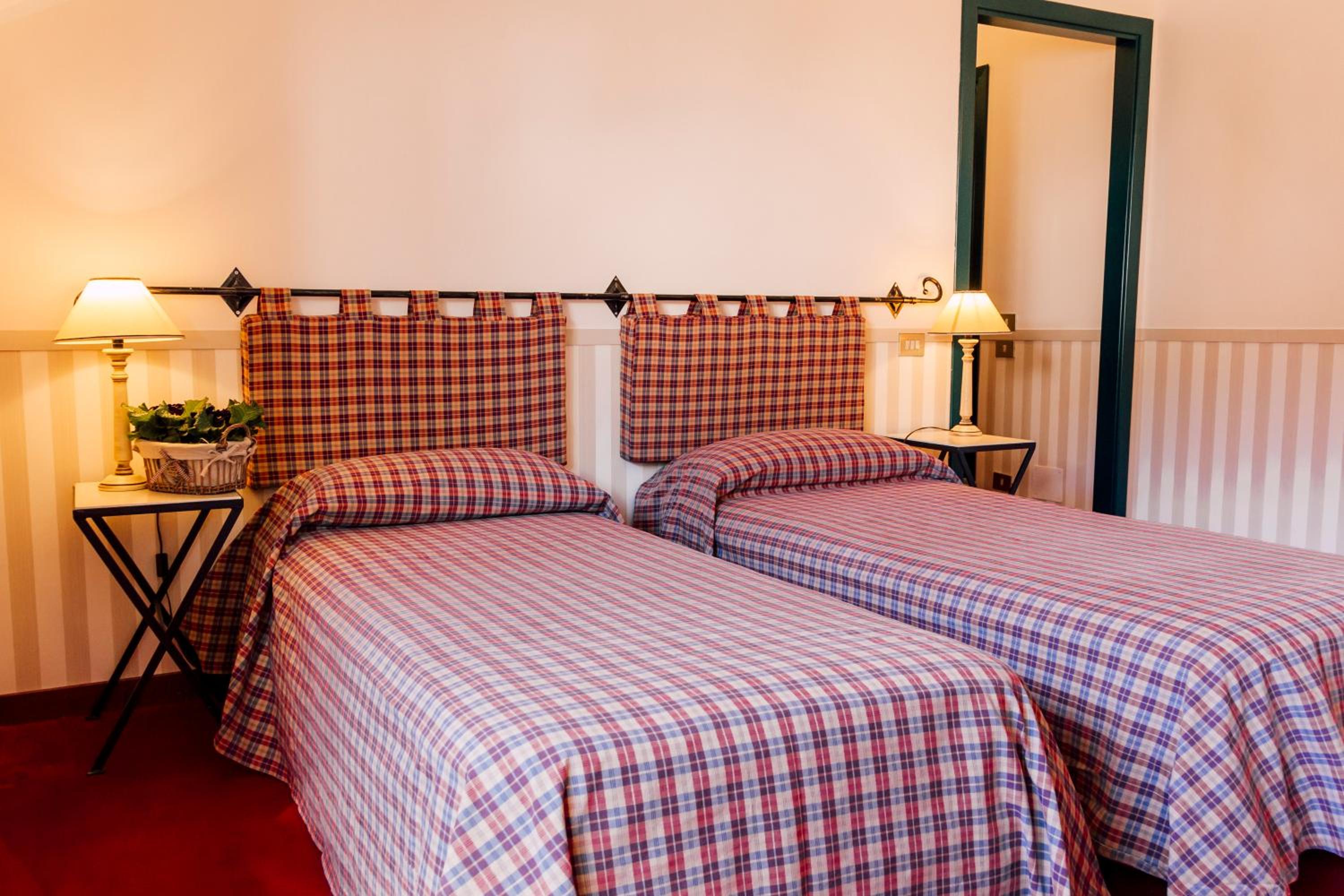 Double Room with Extra Bed photo 3