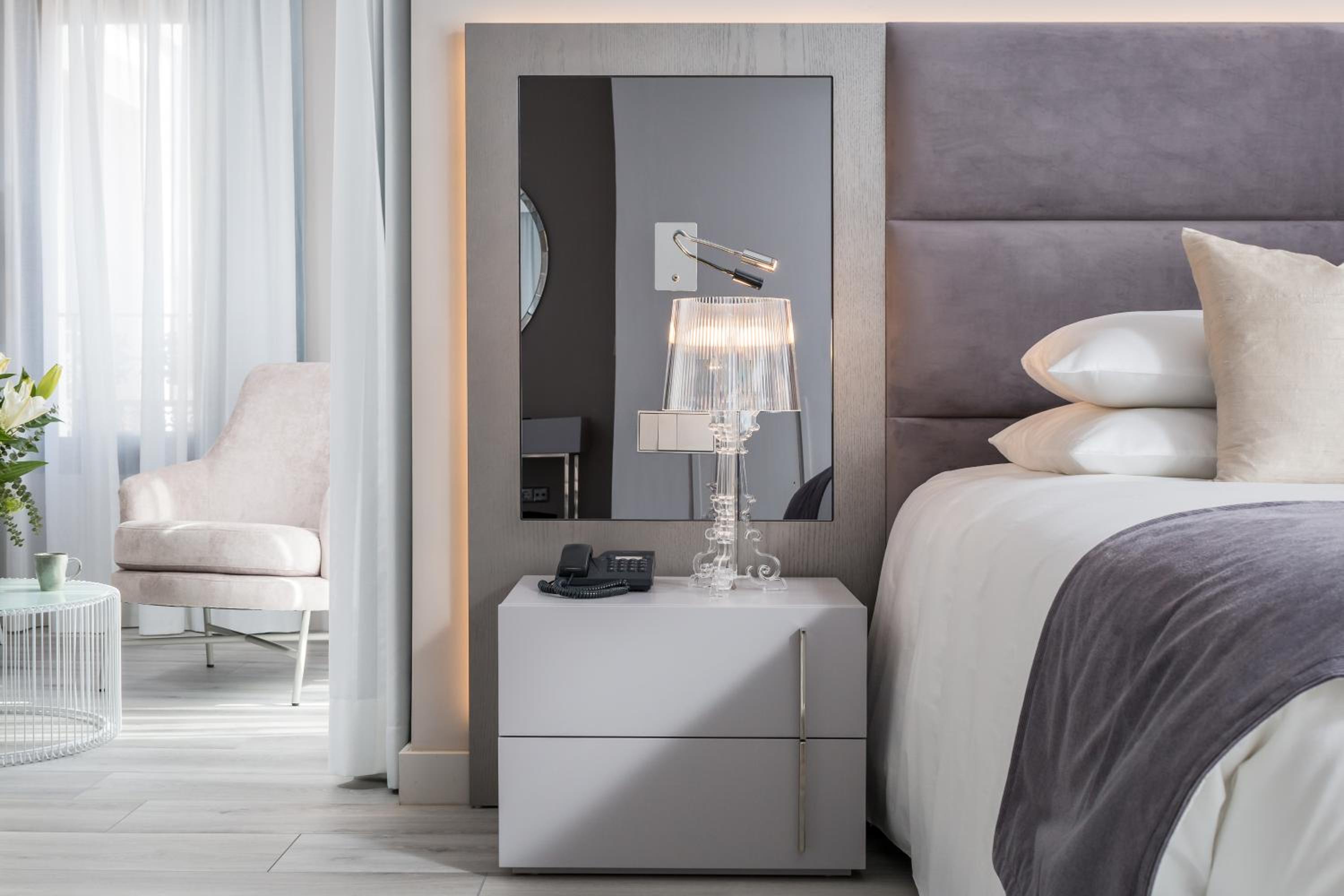 Executive Suite - Photo 10