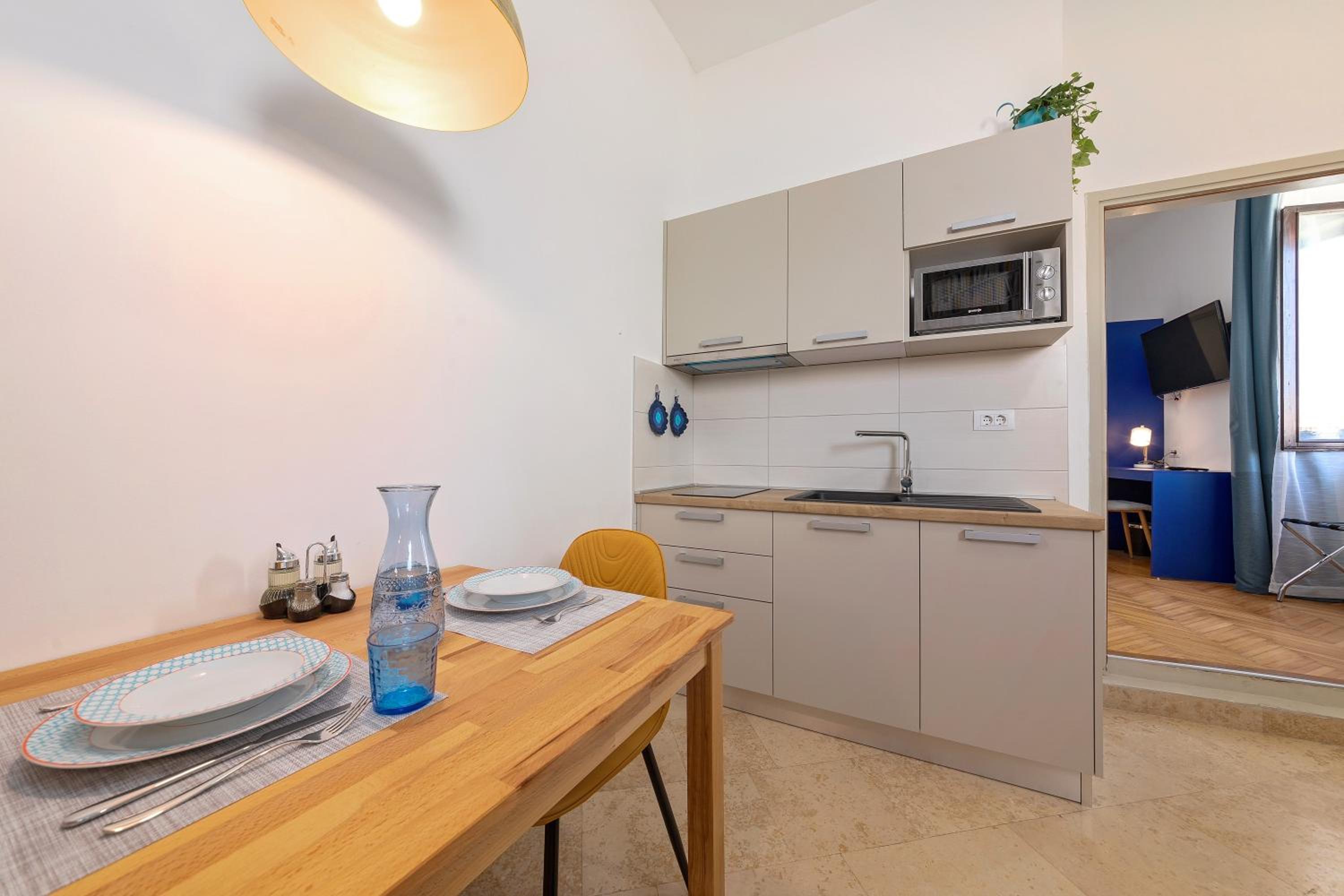 One-Bedroom Apartment - Photo 17