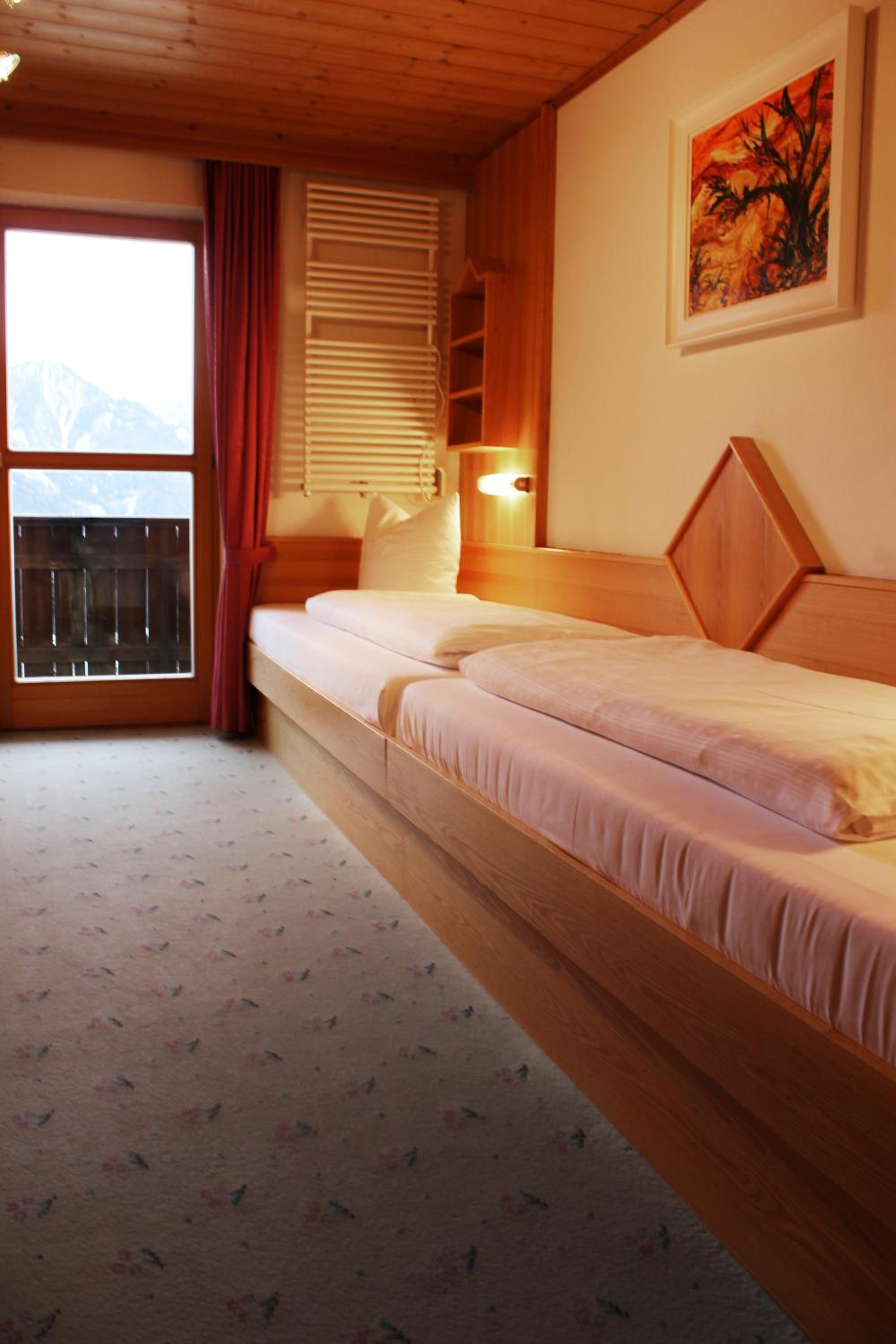 Two-Bedroom Apartment - house 2 - Photo 2