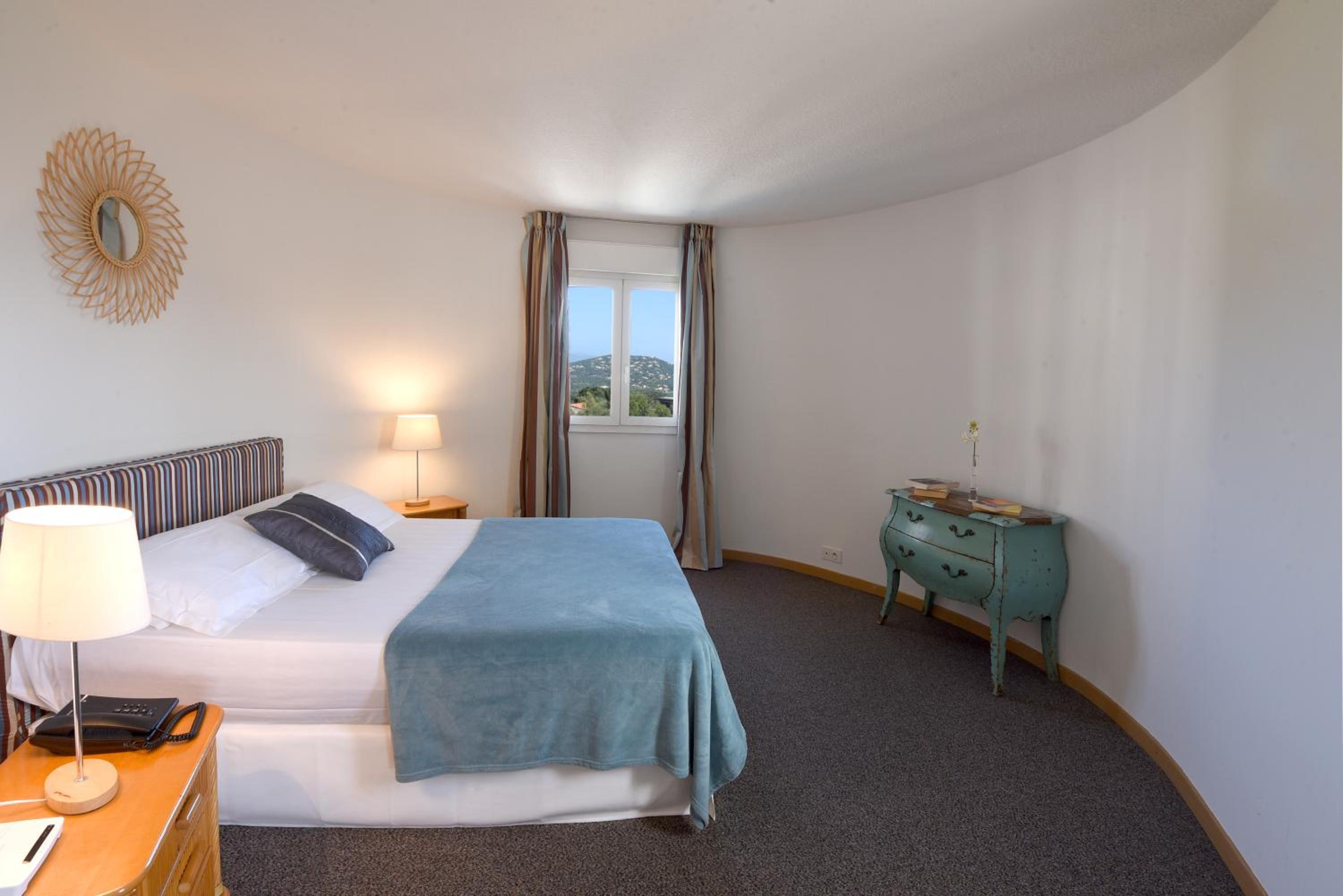 Quadruple Room - Photo 6