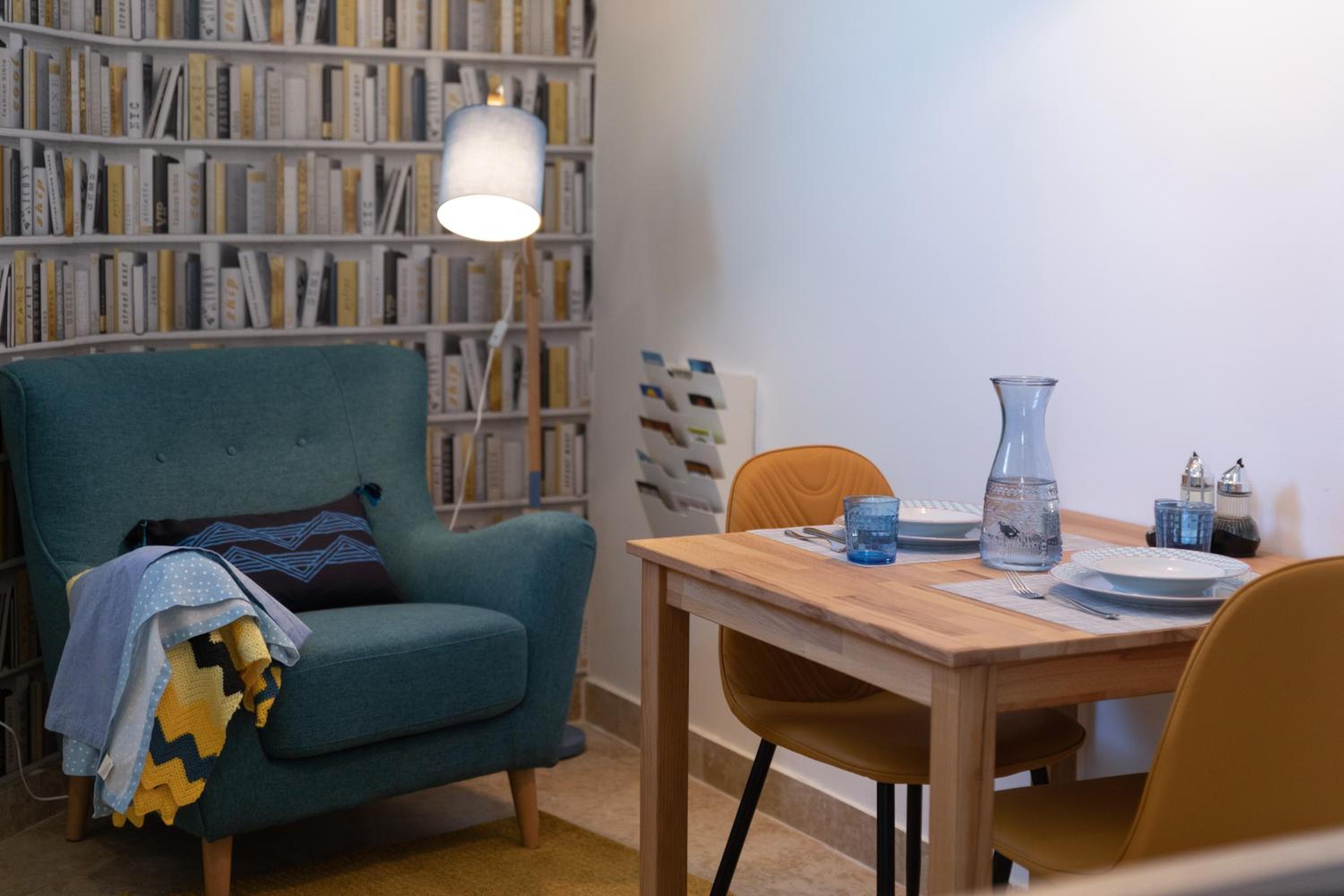 One-Bedroom Apartment - Photo 2