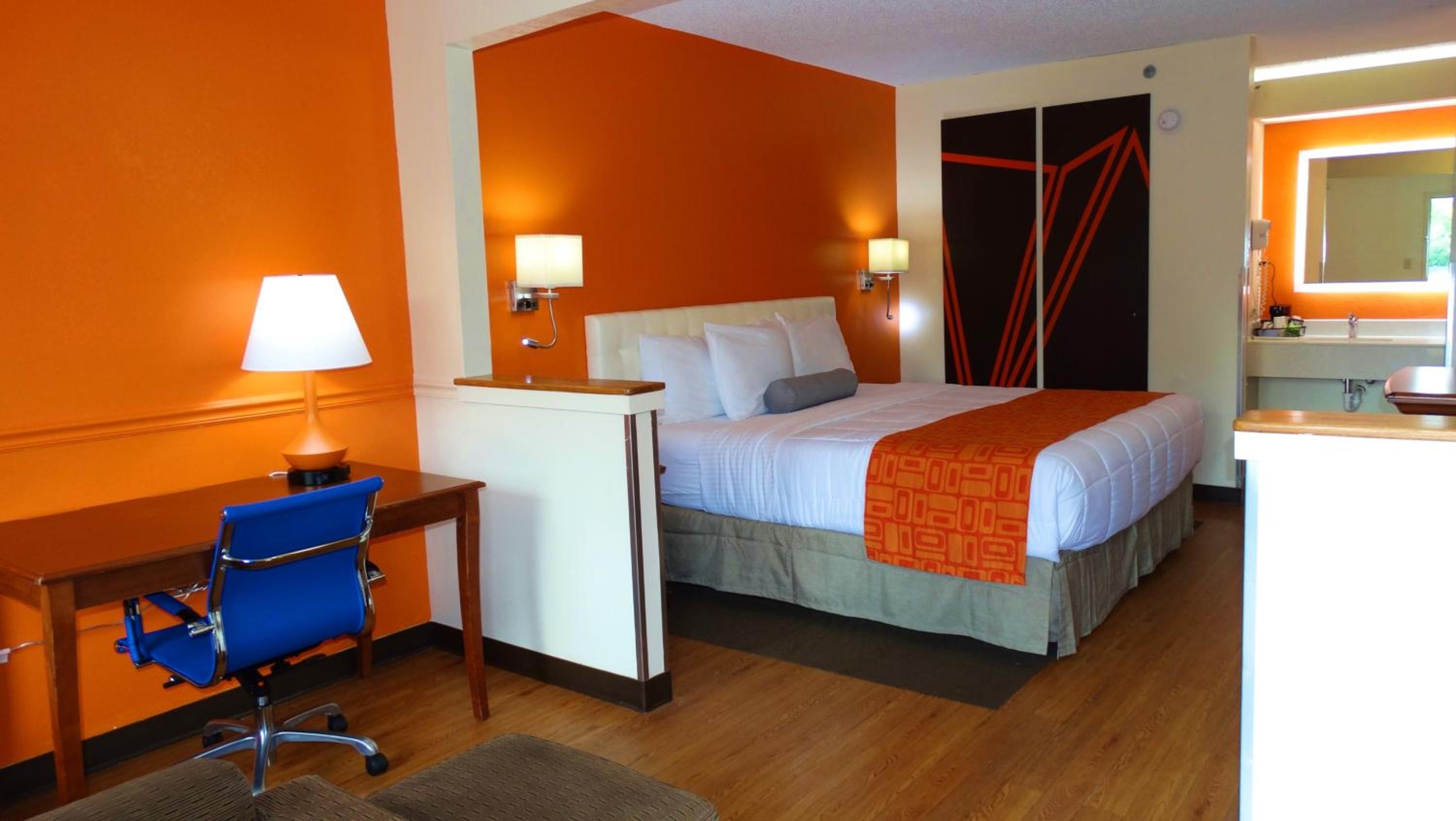 King Room - Disability Access/Non-Smoking - Photo 5