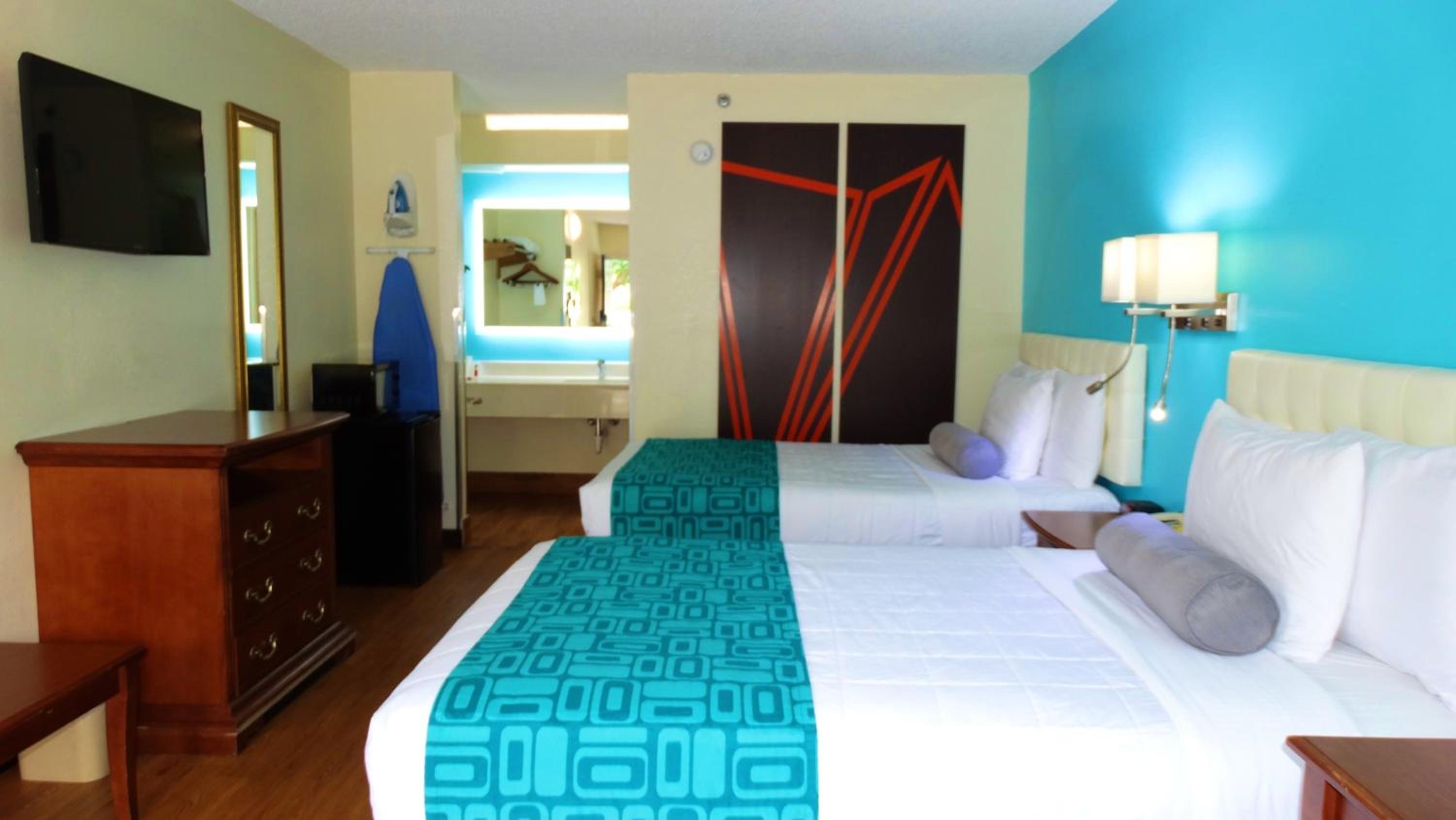 Double Room with Two Double Beds - Non-Smoking - Photo 2
