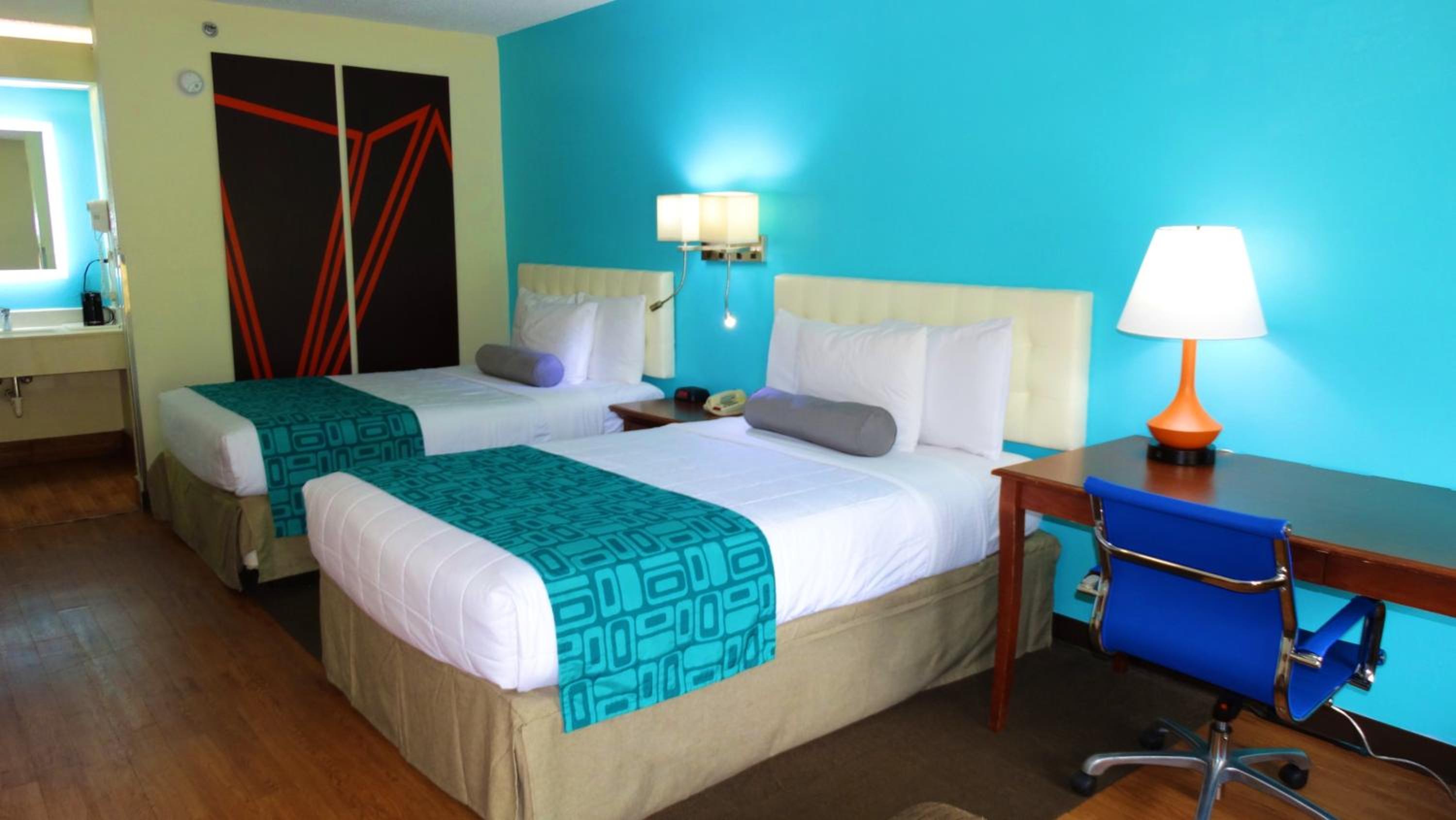 Double Room with Two Double Beds - Non-Smoking - Photo 4