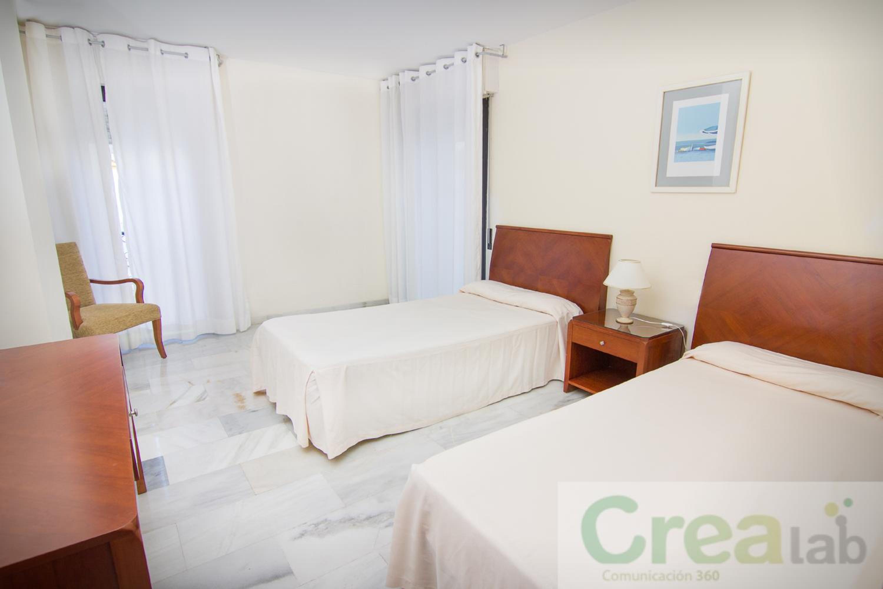 Two-Bedroom Apartment with Sea View (4 Adults) - Photo 8