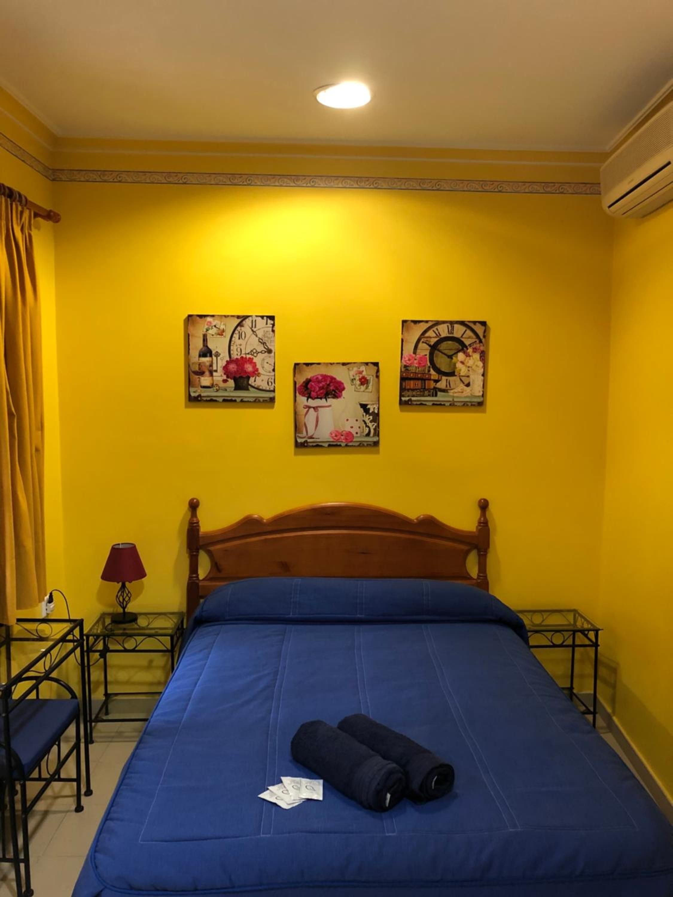 Habitación Doble o con Dos Camas con Baño Compartido