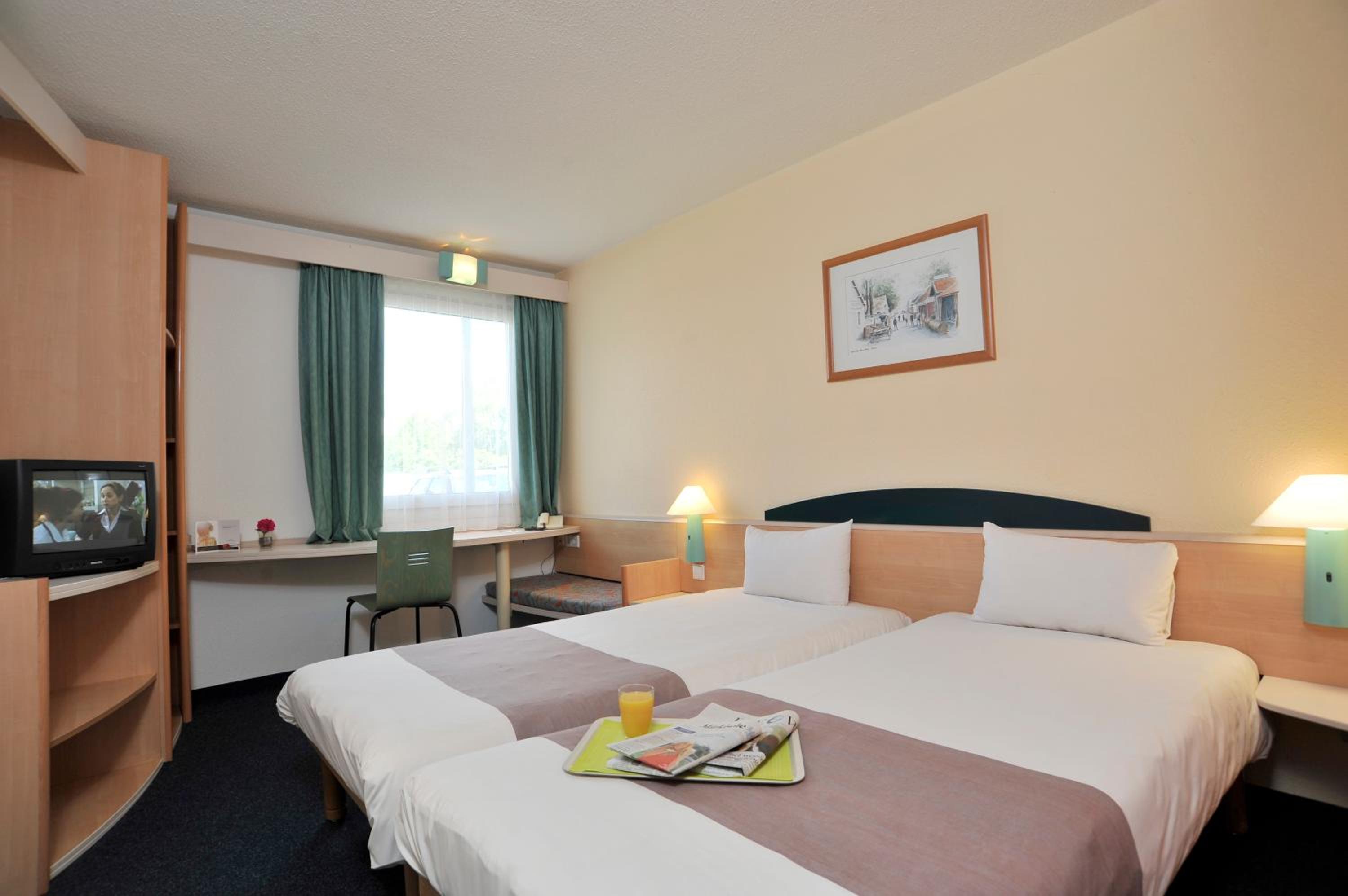 Twin Room - Photo 1