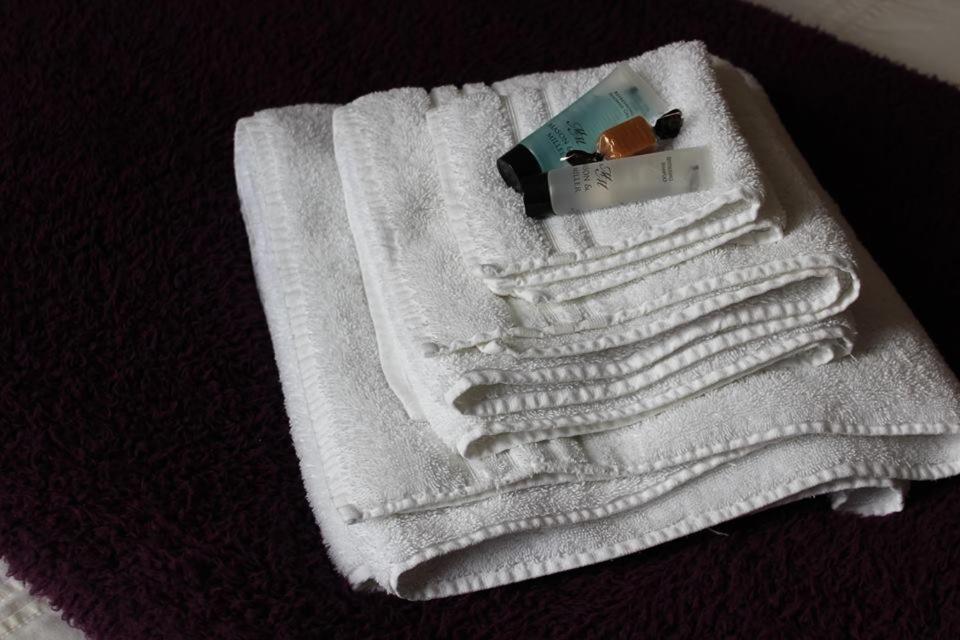 Double Or Twin Room With Private Bathroom photo 3