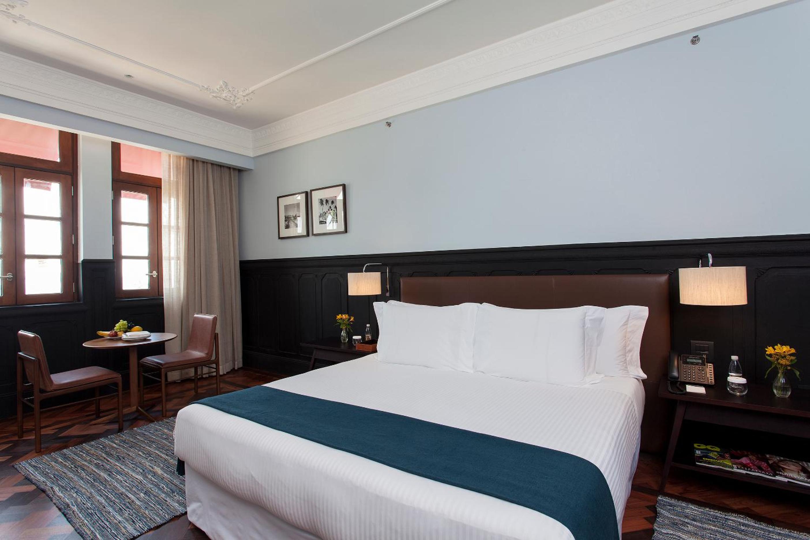 Deluxe King Room with Sea View