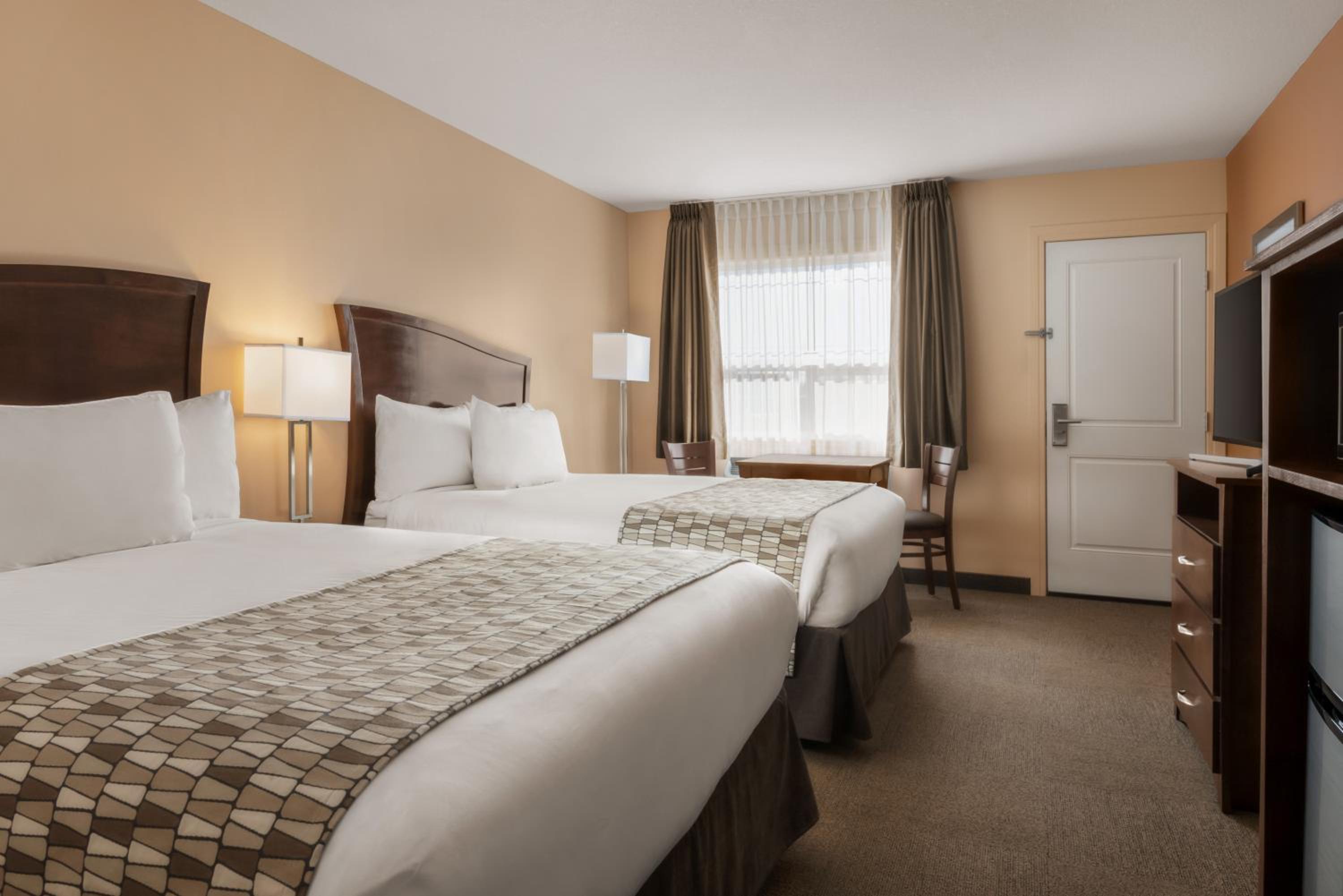 Queen Room with Two Queen Beds - Non-Smoking - Photo 1