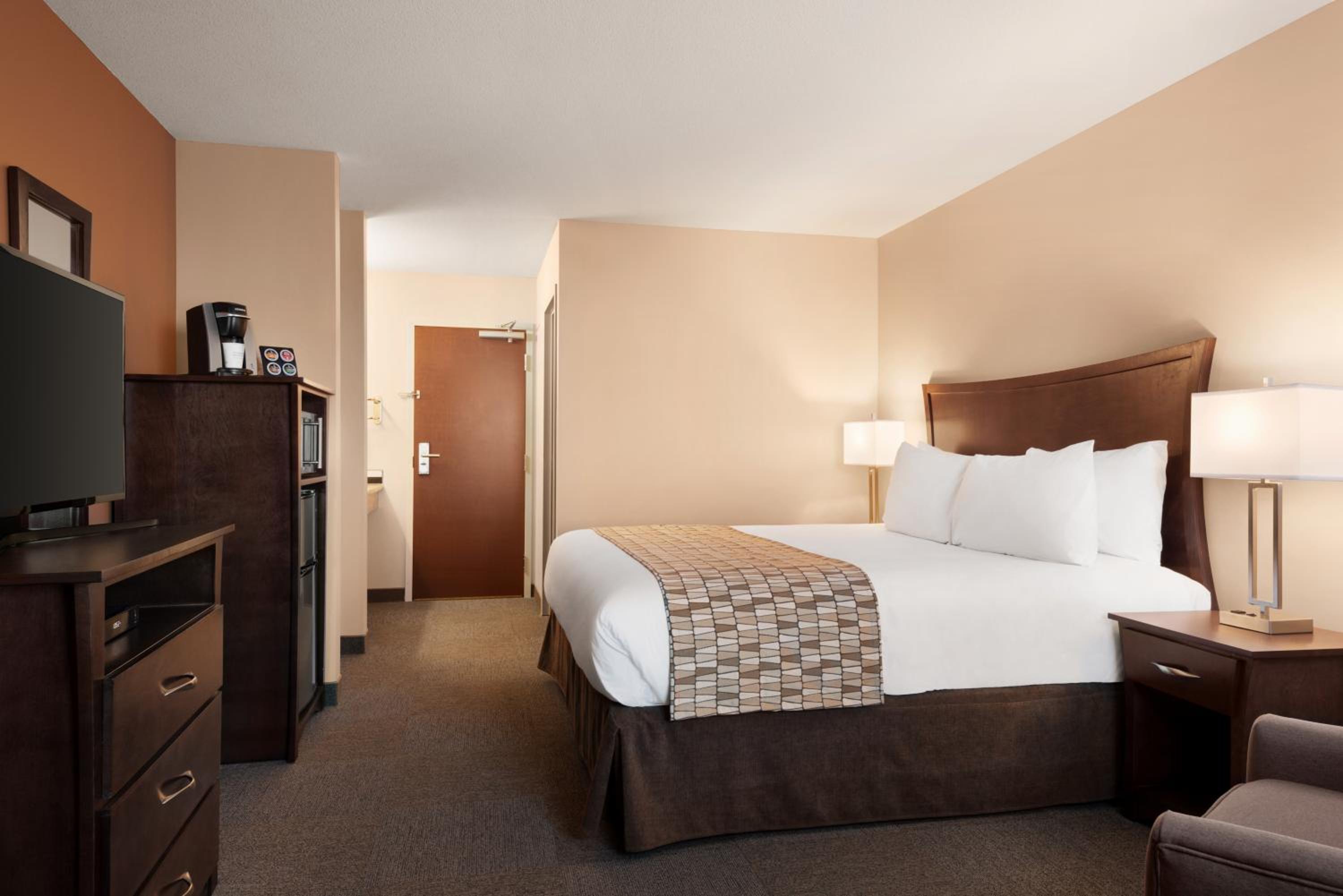 King Room - Non-Smoking - Photo 1
