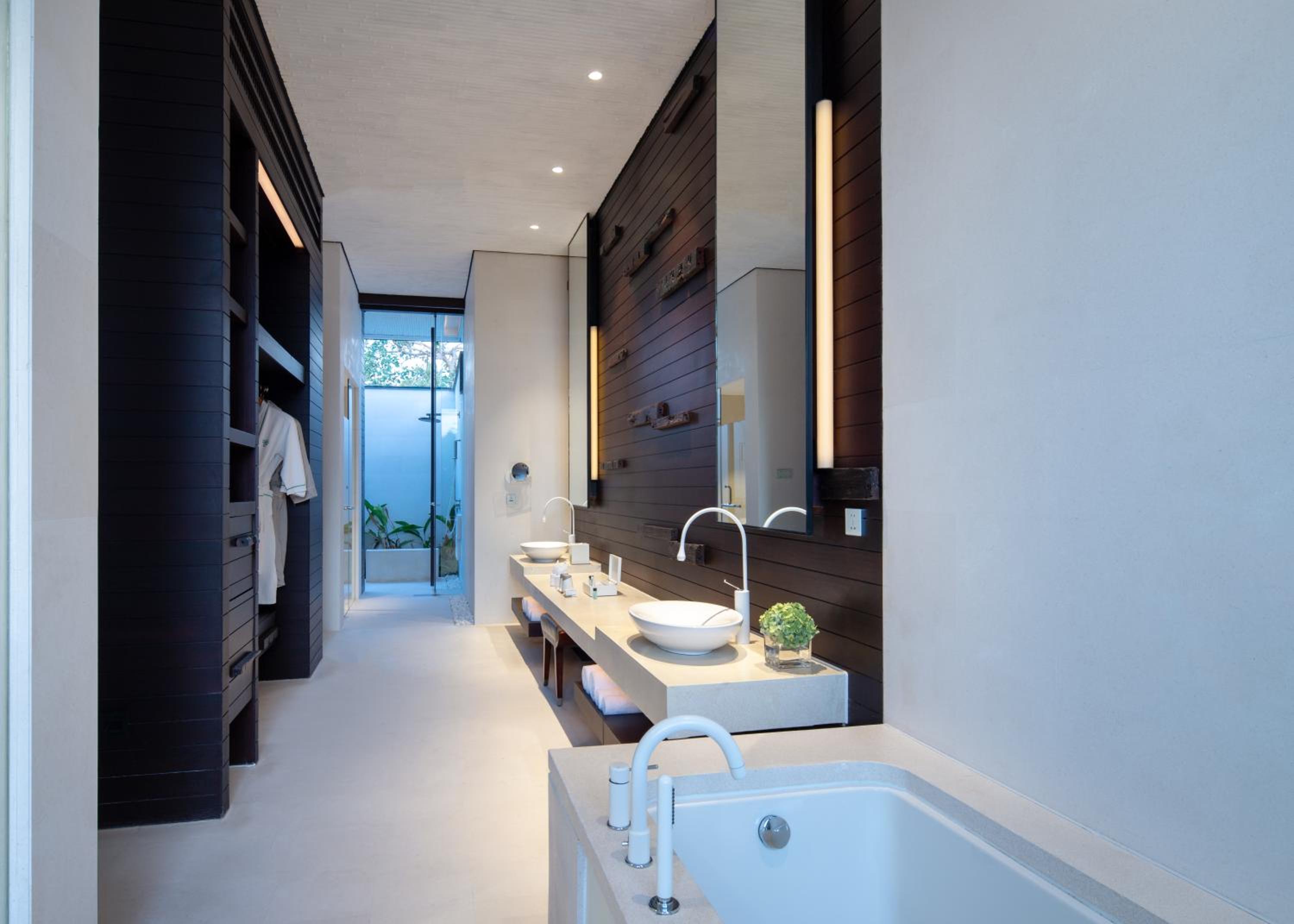 One Bedroom Beach Front Pool ViIla