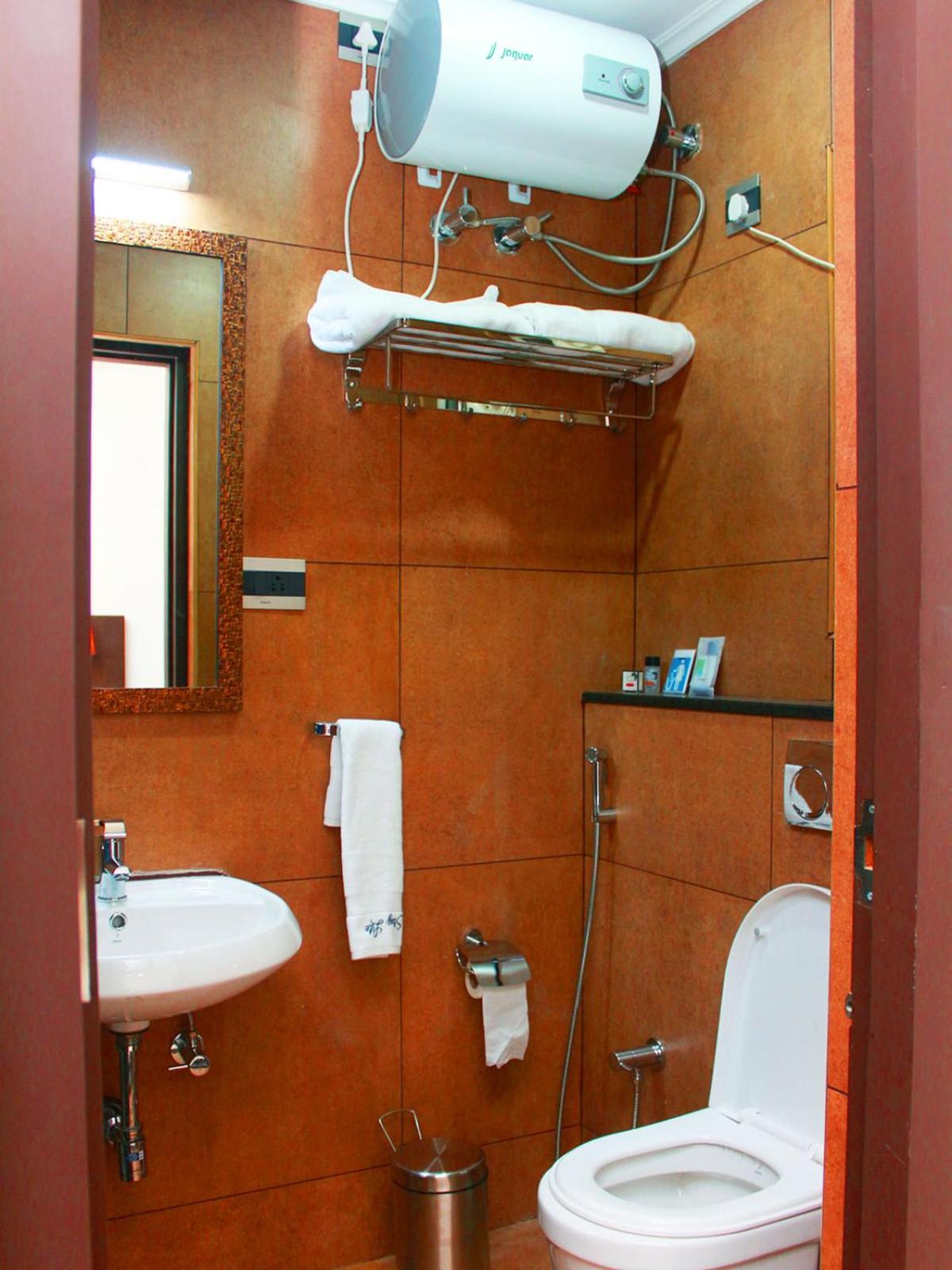 Deluxe Room - Photo 2