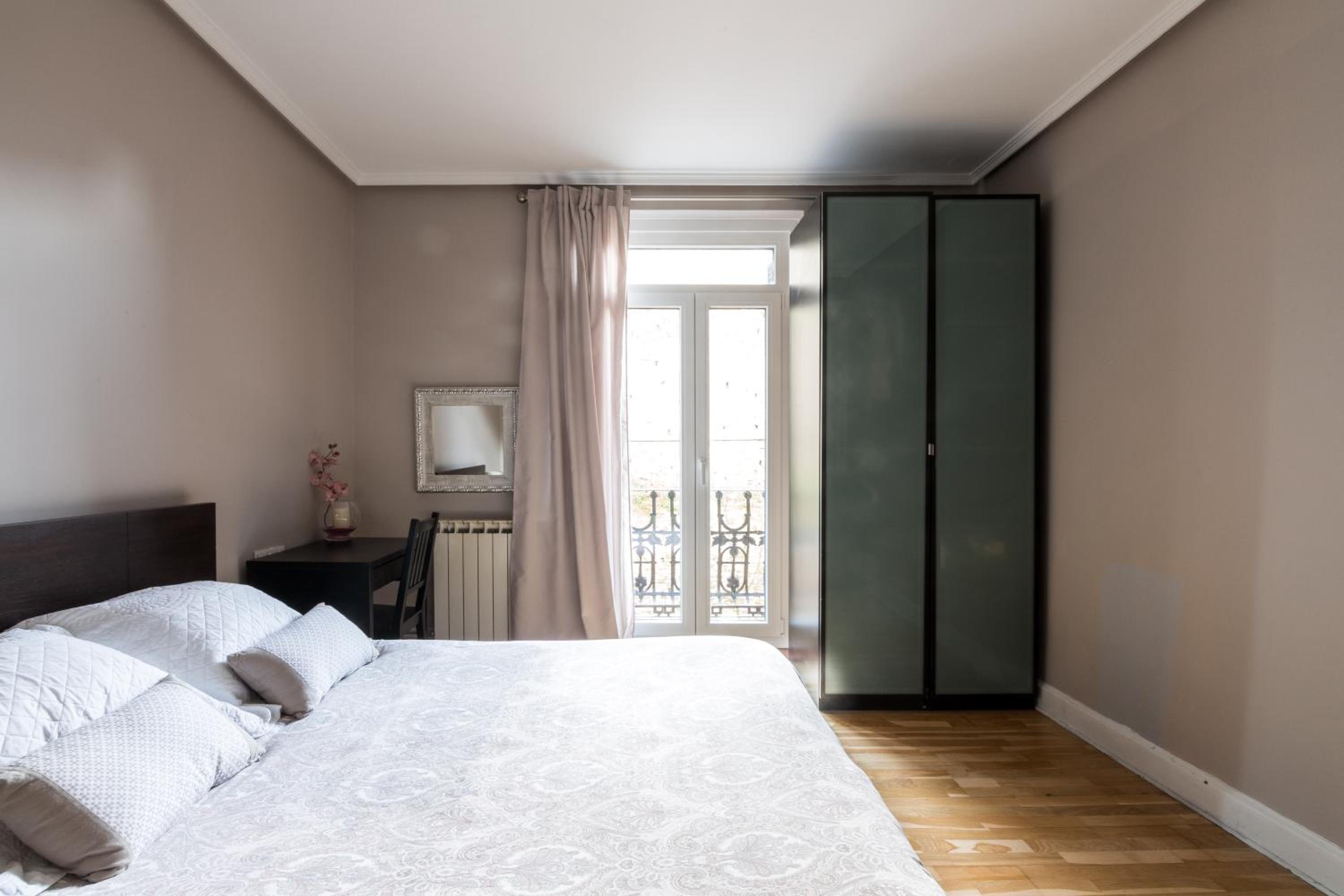 Two-Bedroom Apartment - Photo 10