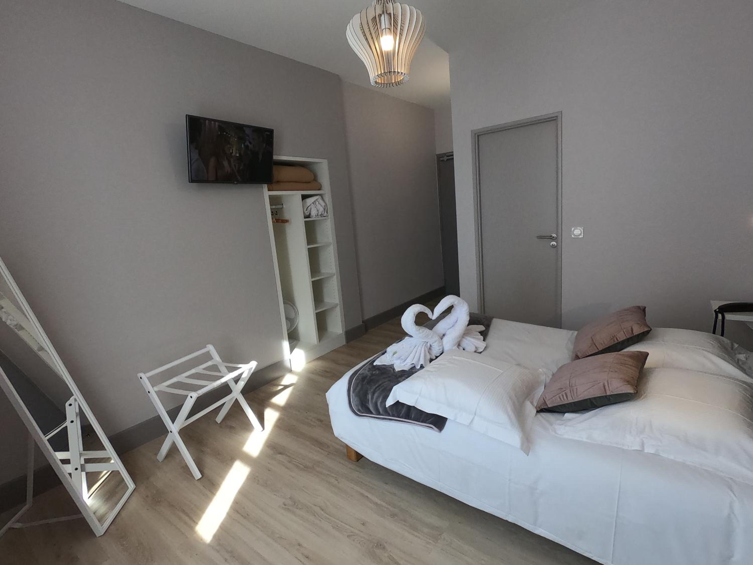 Double Room - 15 to 82 ft² photo 2