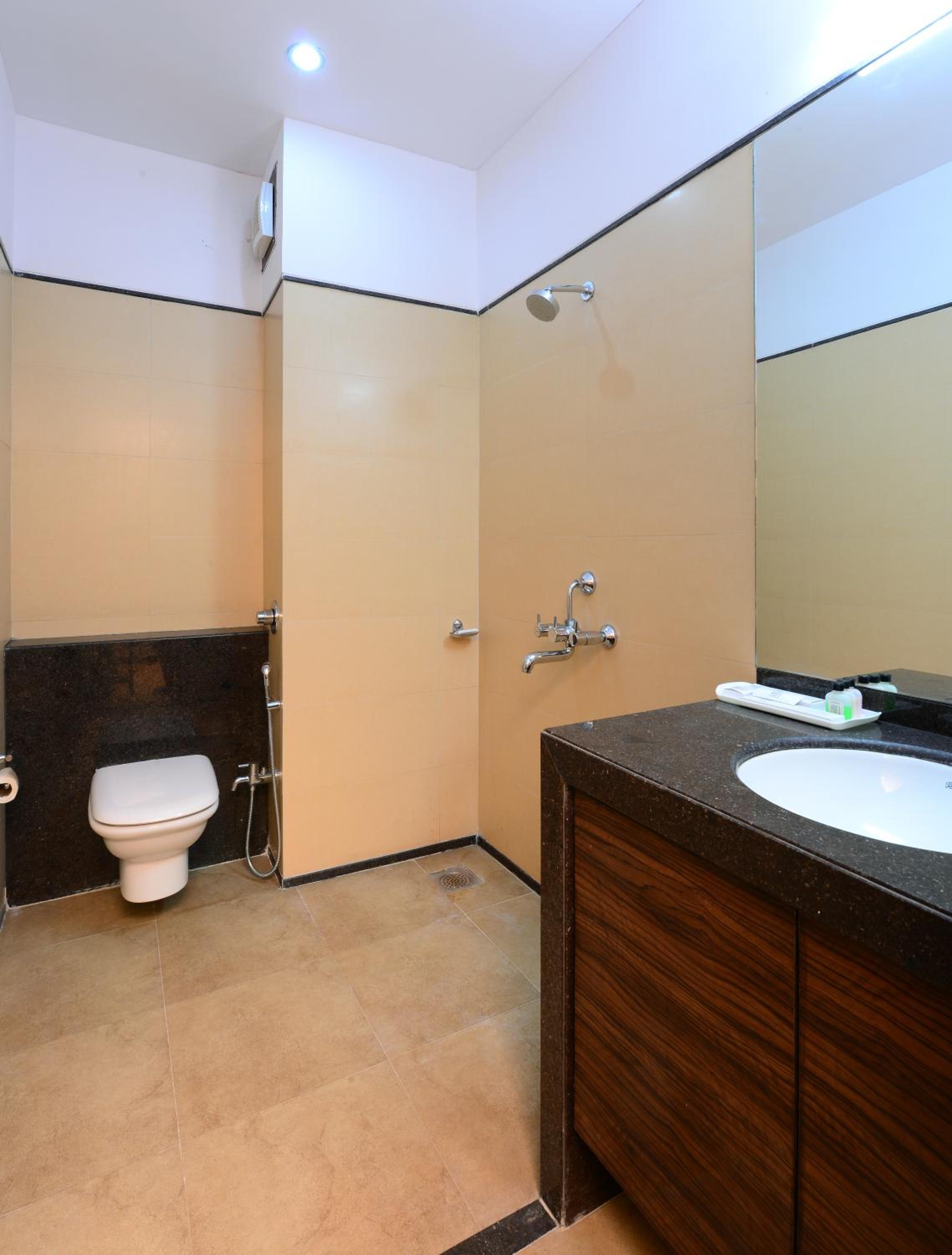 Classic Family Room with Free Temple Pick up and Drop photo 2