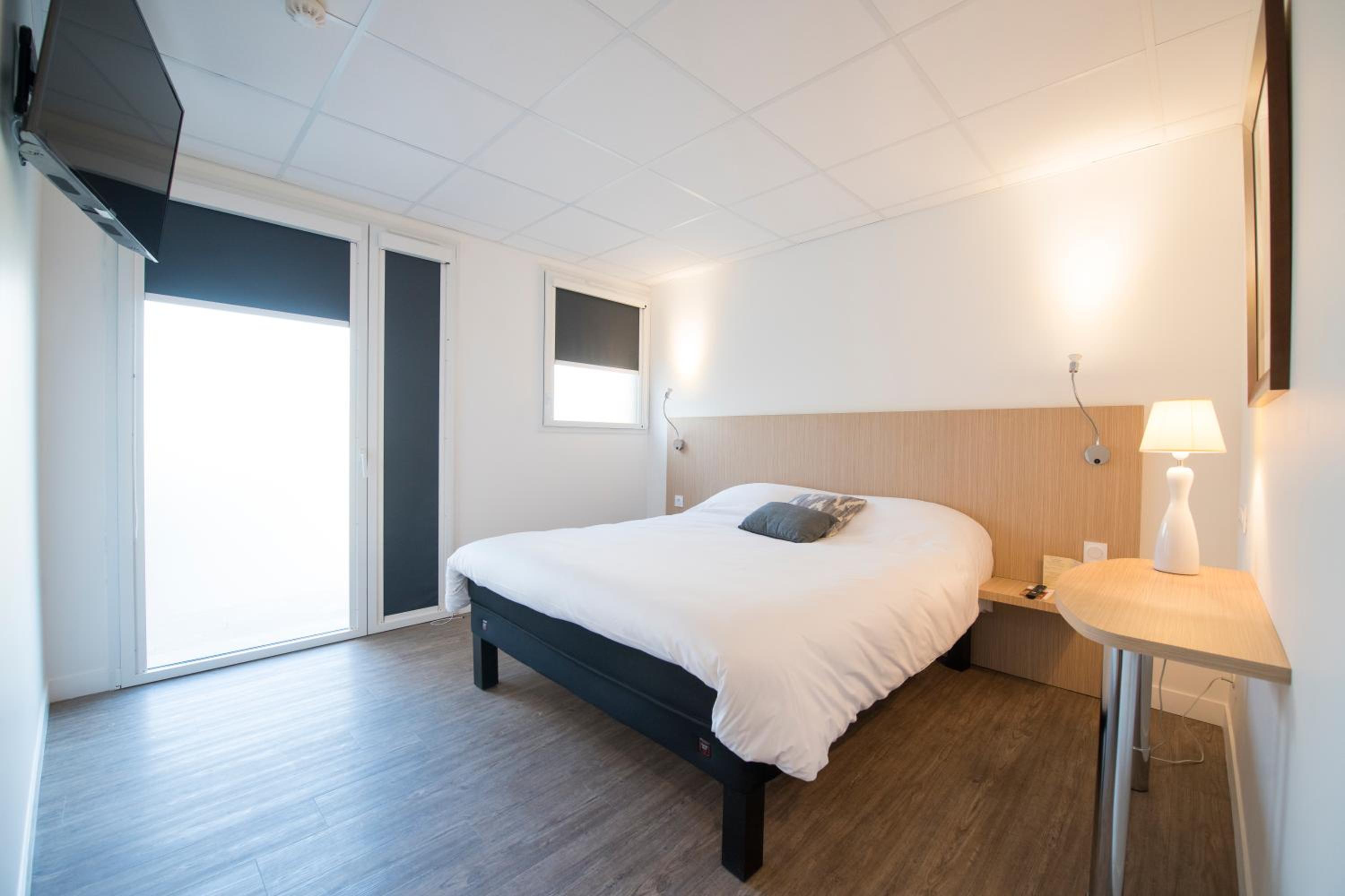 Double Room - Photo 8
