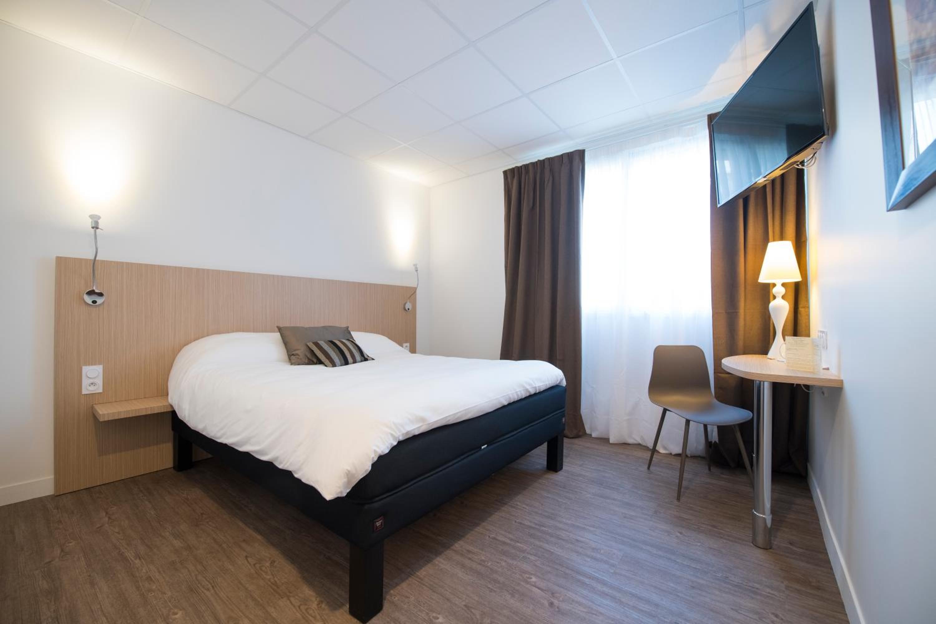 Double Room - Photo 7