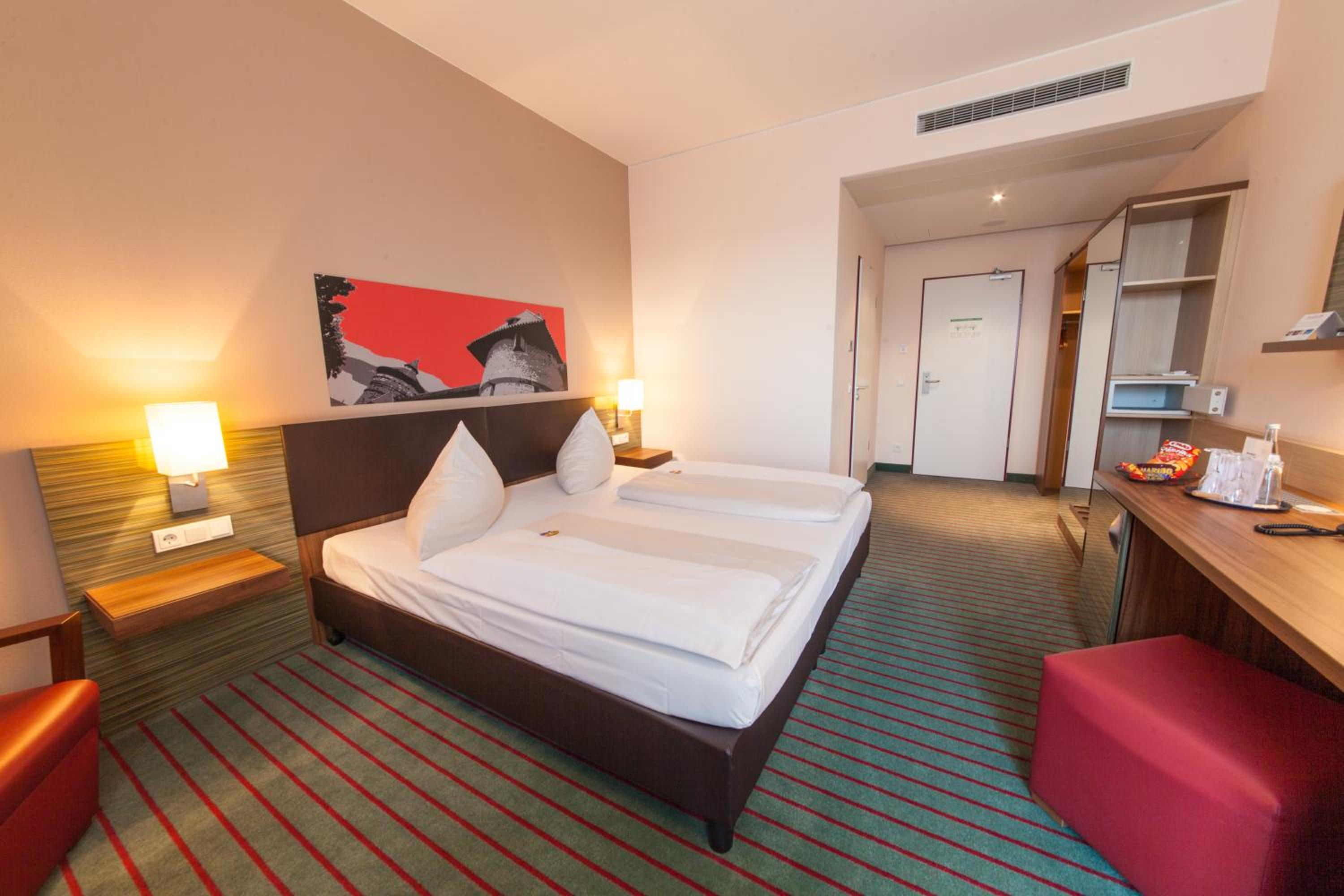 Double Room - Photo 8