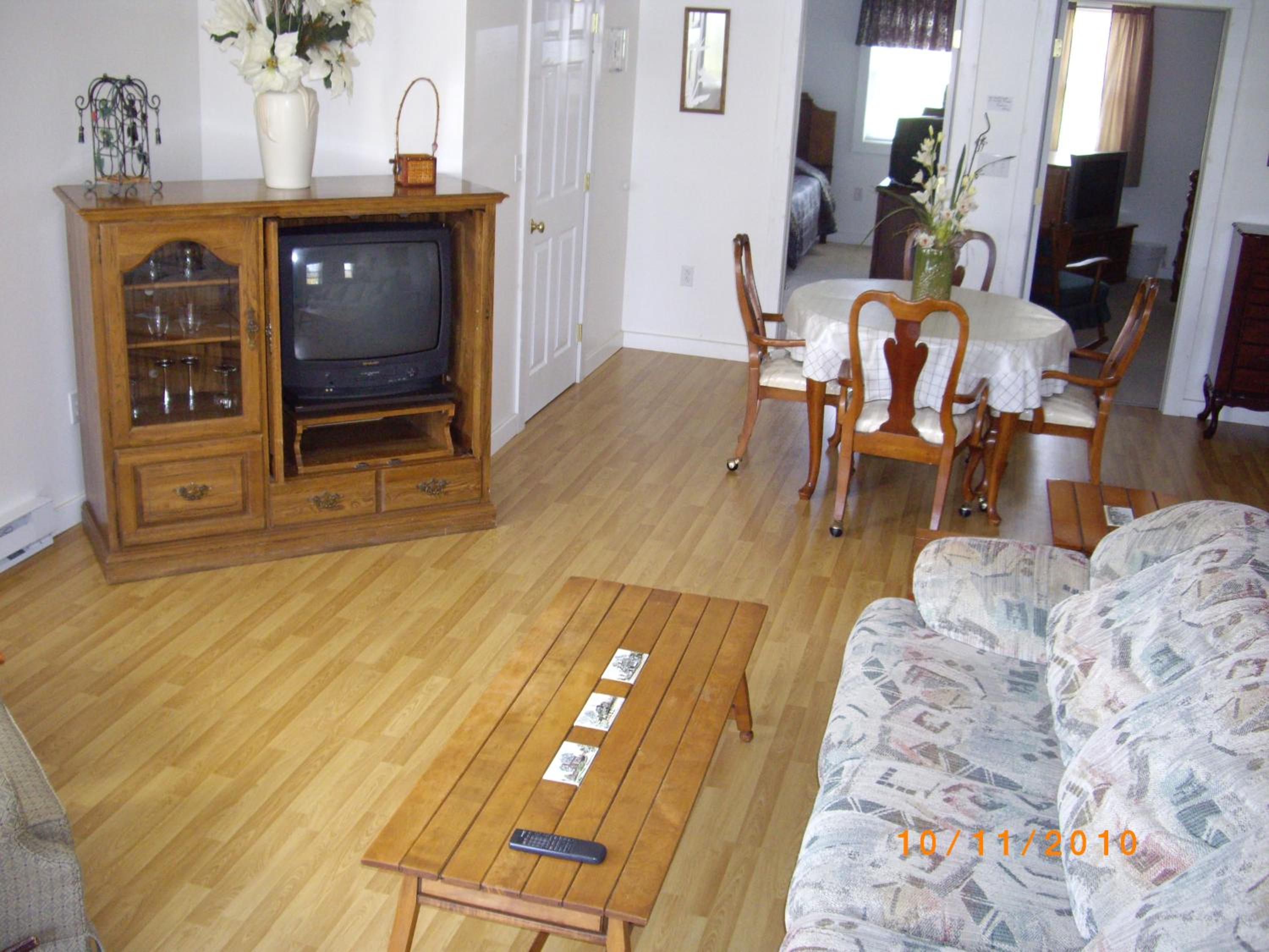 Apartment photo 2