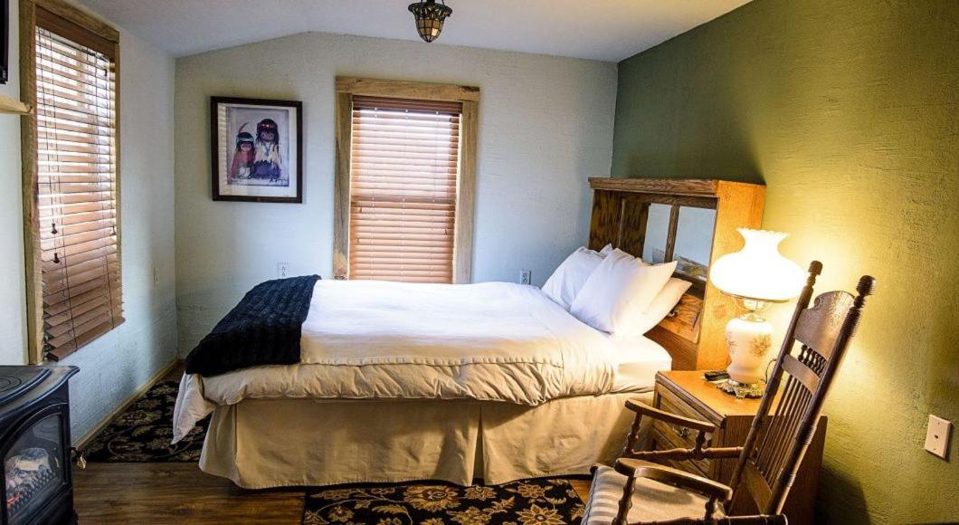 Double Room with Private Bathroom photo 3