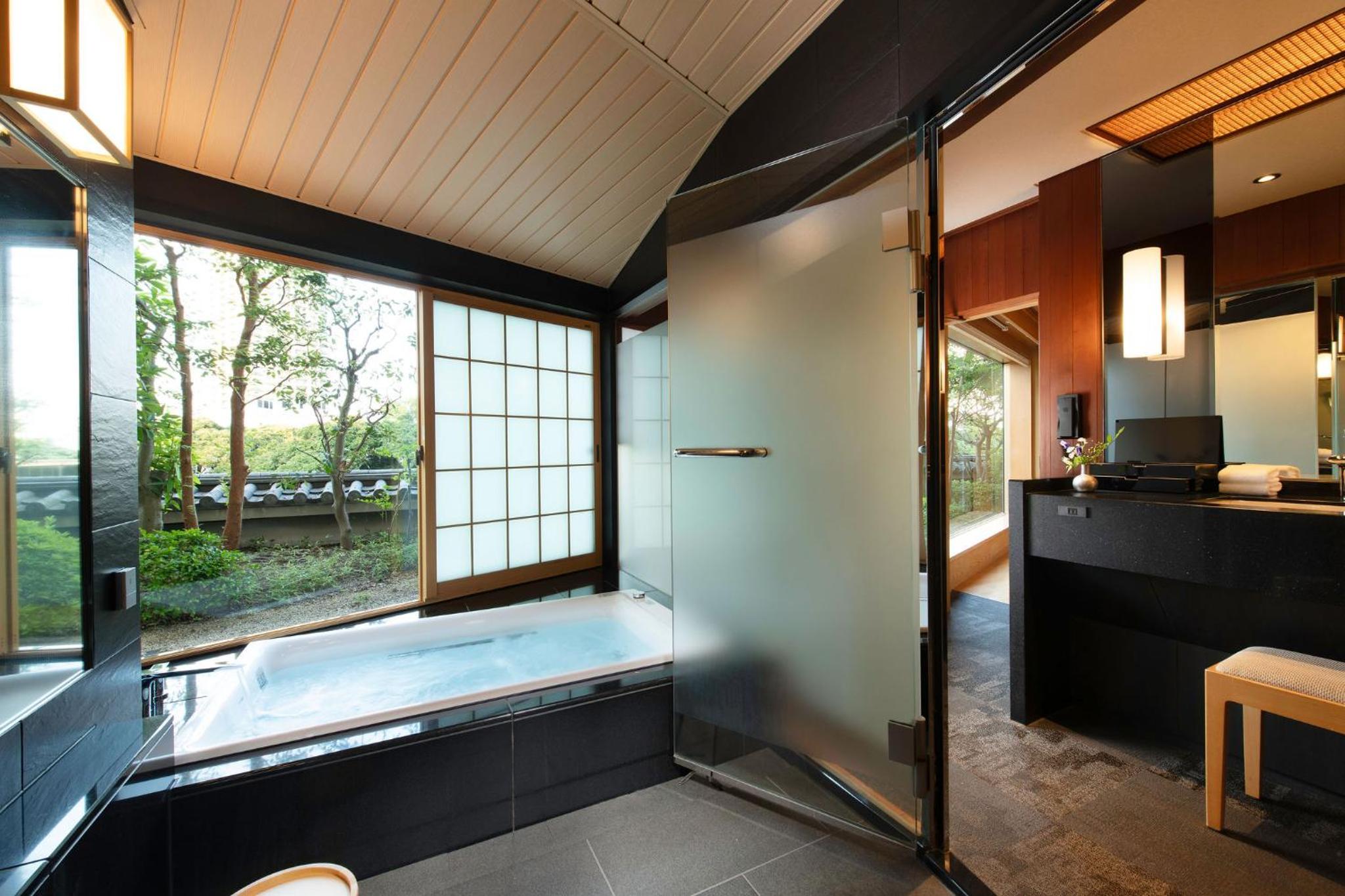Premium King Room with Tatami photo 1