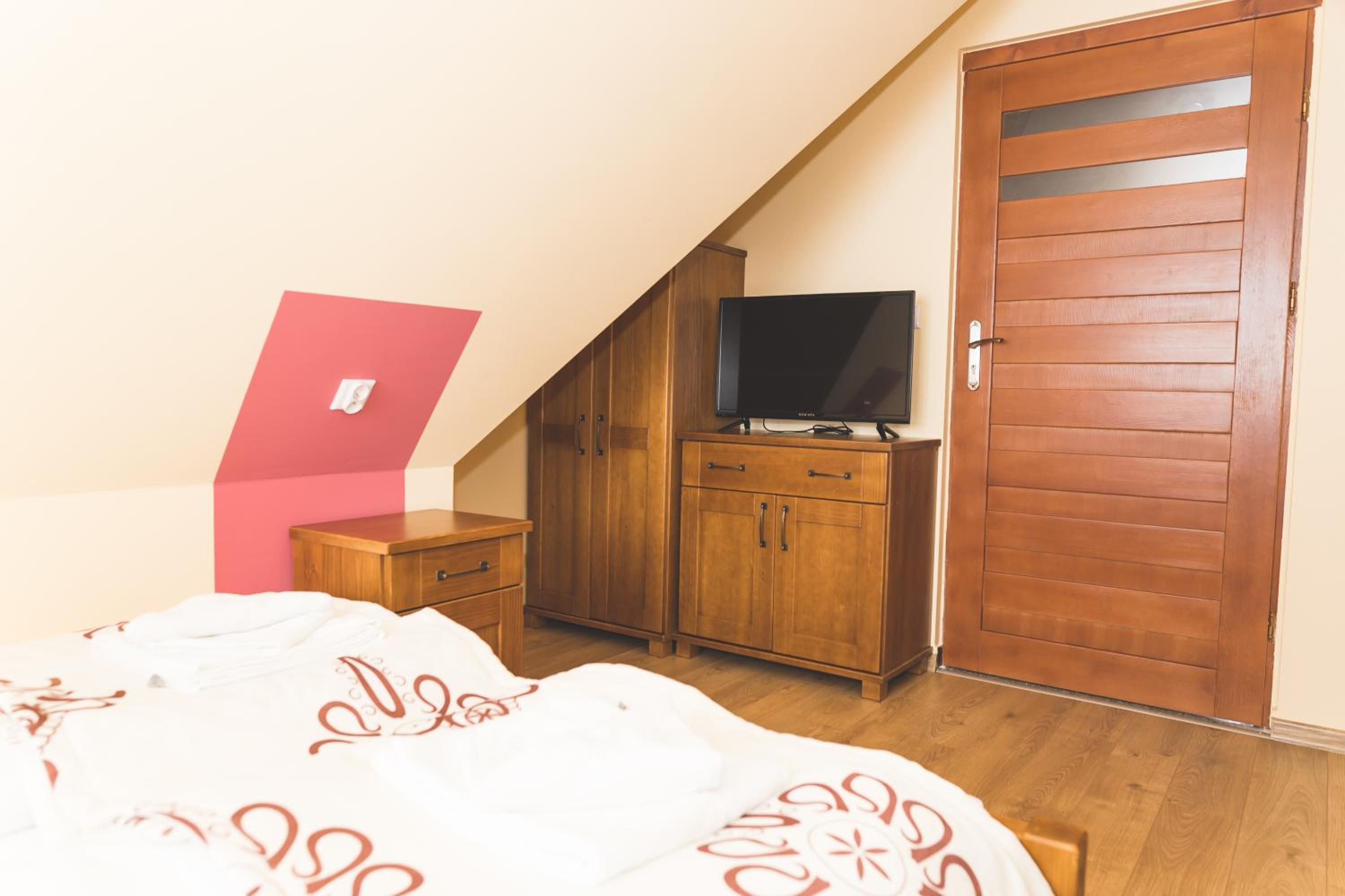 Small Double Room - Photo 1