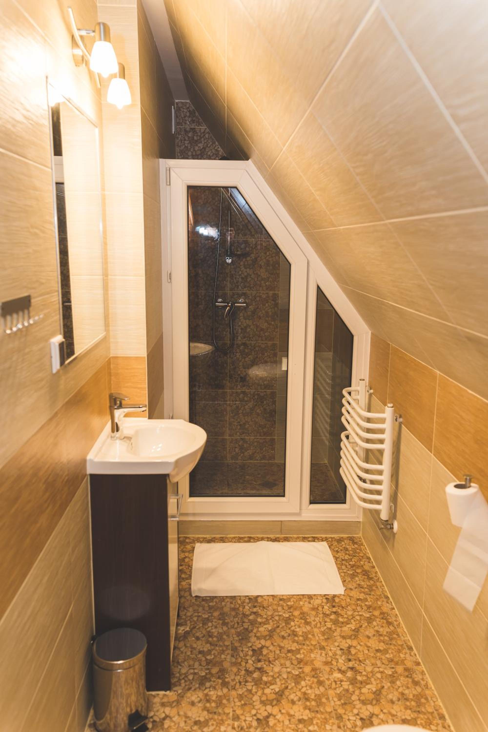 Small Double Room - Photo 6